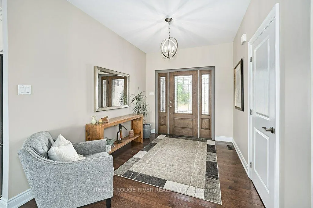 Photo 4 of 122 Southcrest Drive, Scugog, Port Perry — HOMEH