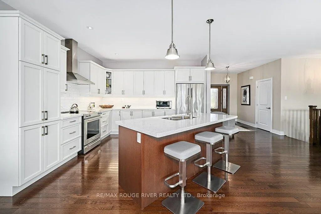 Photo 7 of 122 Southcrest Drive, Scugog, Port Perry — HOMEH