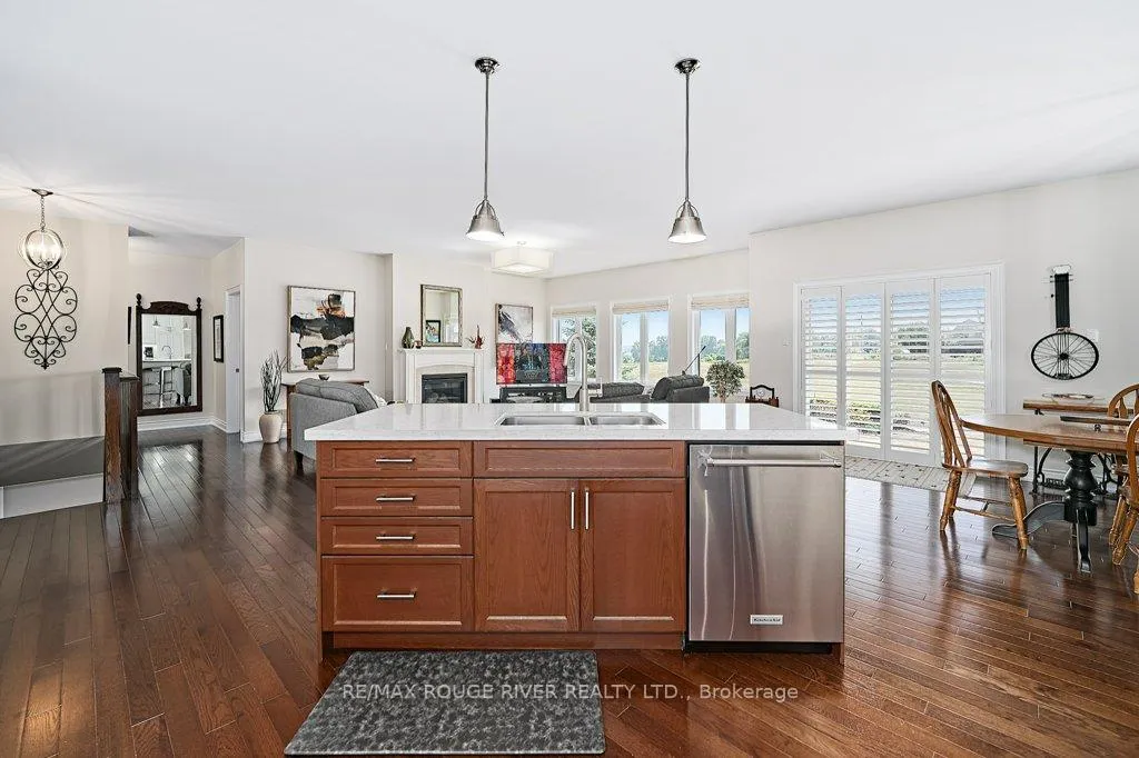 Photo 9 of 122 Southcrest Drive, Scugog, Port Perry — HOMEH