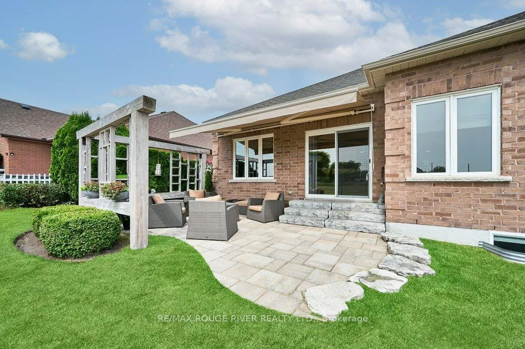 Photo 13 of 122 Southcrest Drive, Scugog, Port Perry — HOMEH