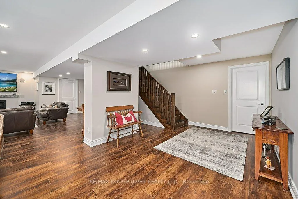 Photo 32 of 122 Southcrest Drive, Scugog, Port Perry — HOMEH
