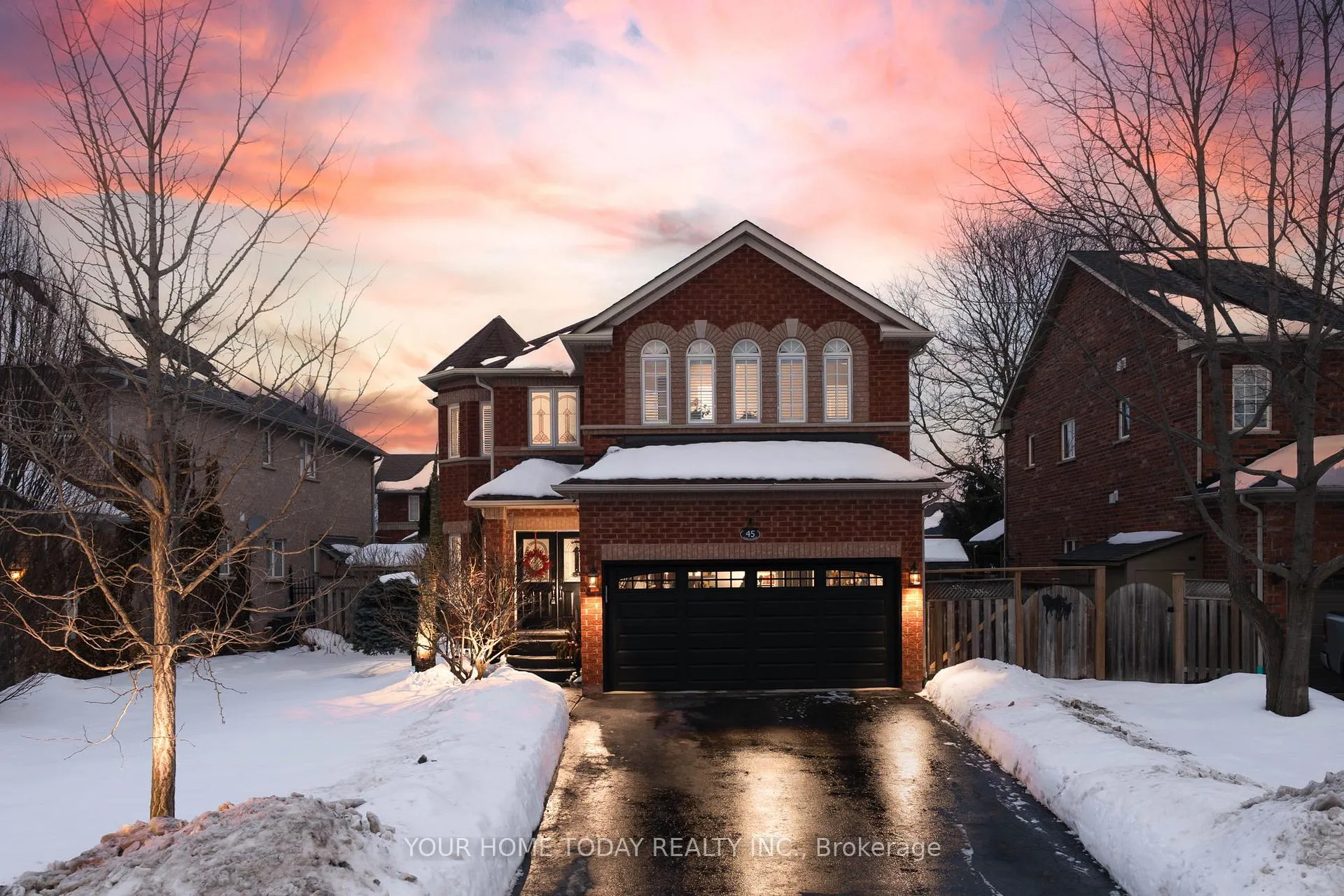 Photo 2 of 45 Forsyth Crescent, Halton Hills, Georgetown — HOMEH