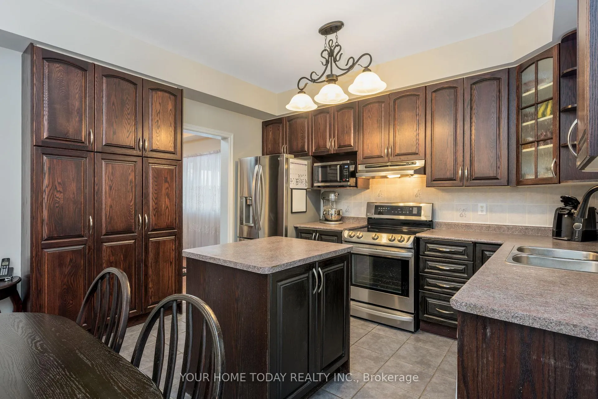 Photo 15 of 45 Forsyth Crescent, Halton Hills, Georgetown — HOMEH
