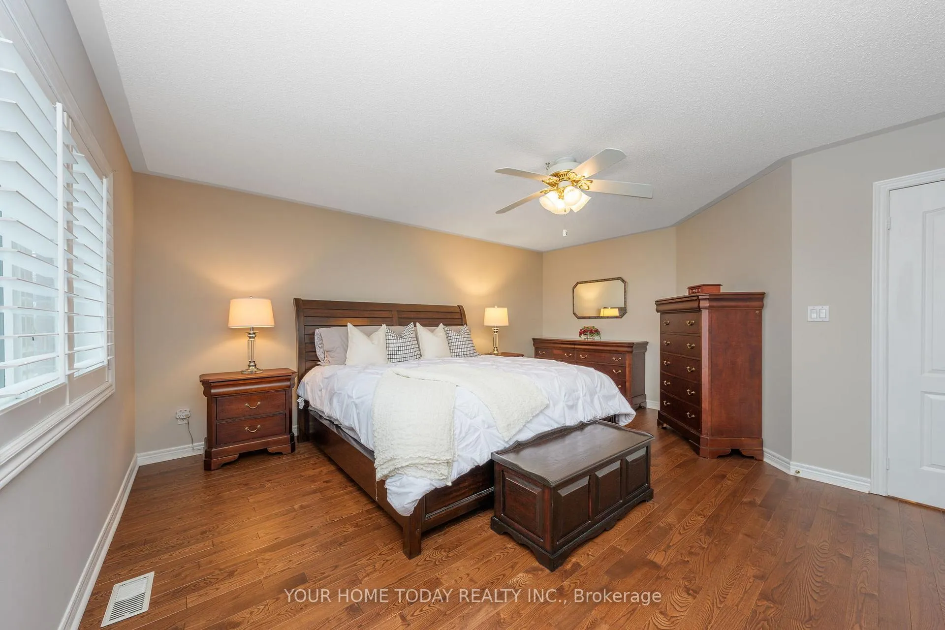 Photo 23 of 45 Forsyth Crescent, Halton Hills, Georgetown — HOMEH