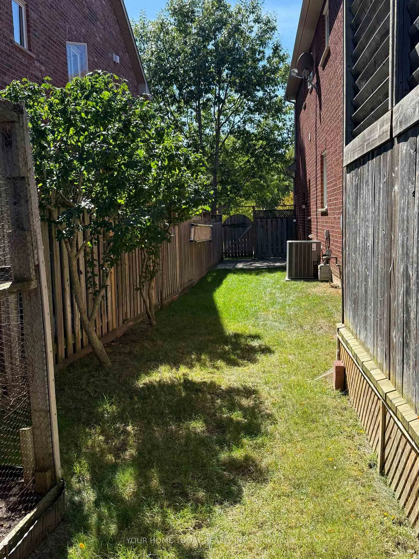 Photo 44 of 45 Forsyth Crescent, Halton Hills, Georgetown — HOMEH