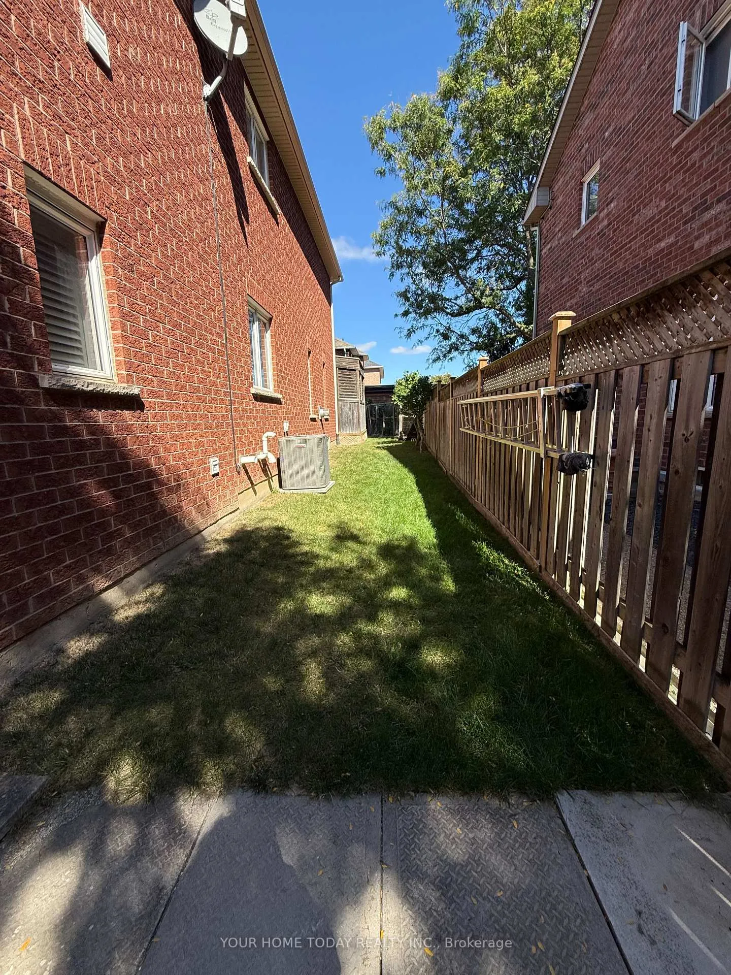 Photo 45 of 45 Forsyth Crescent, Halton Hills, Georgetown — HOMEH