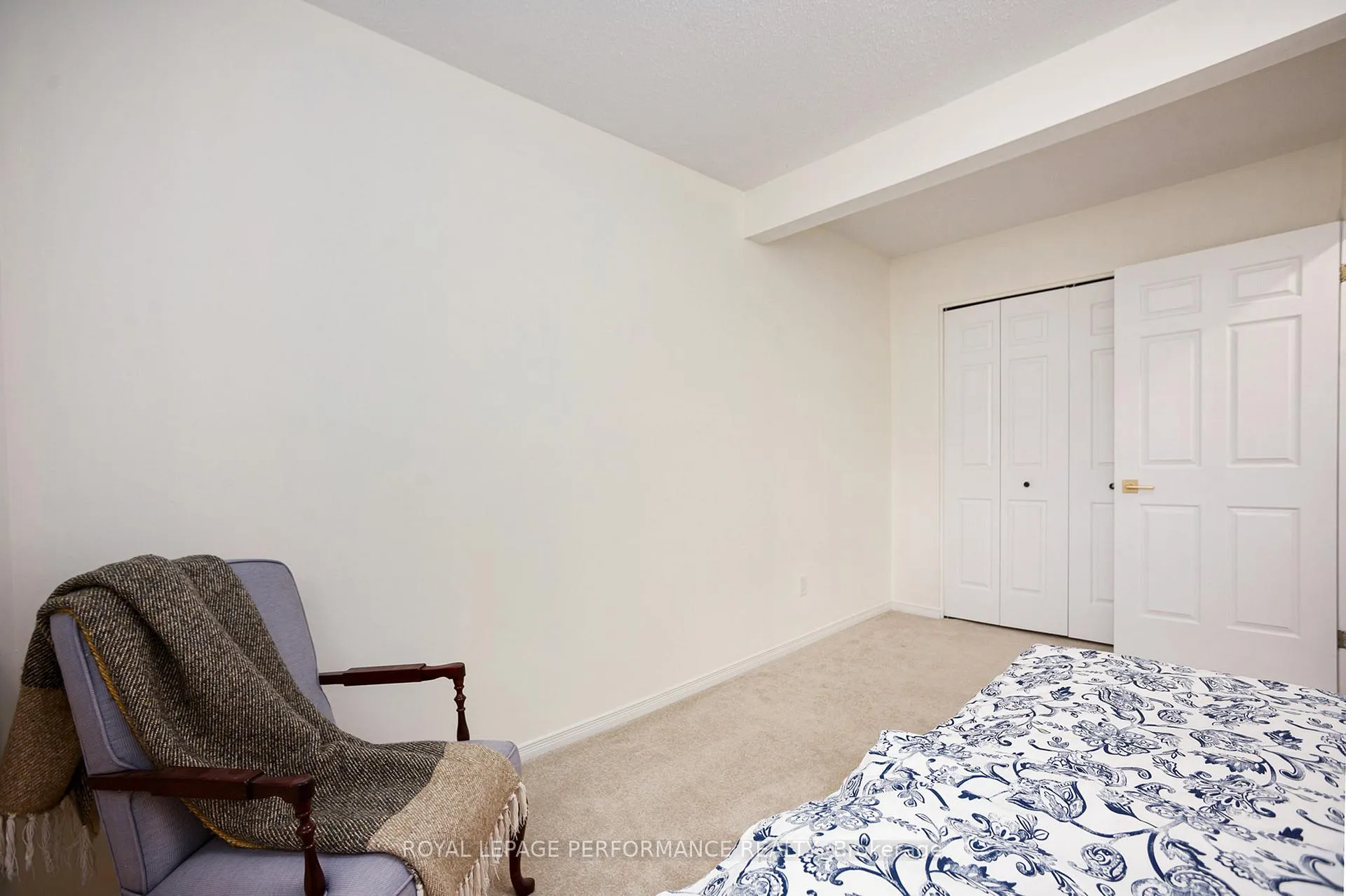 Photo 18 of 81 Waterford Drive, Ottawa, Pineglen/Country Place — HOMEH