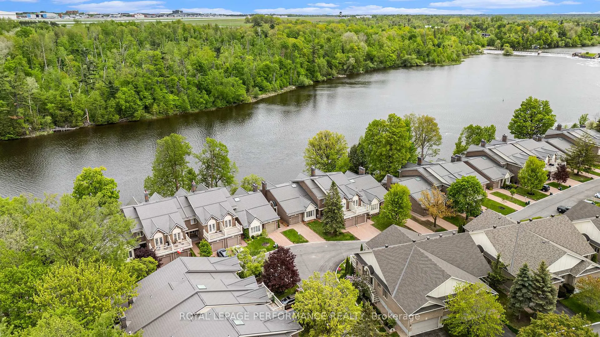 Photo 26 of 81 Waterford Drive, Ottawa, Pineglen/Country Place — HOMEH