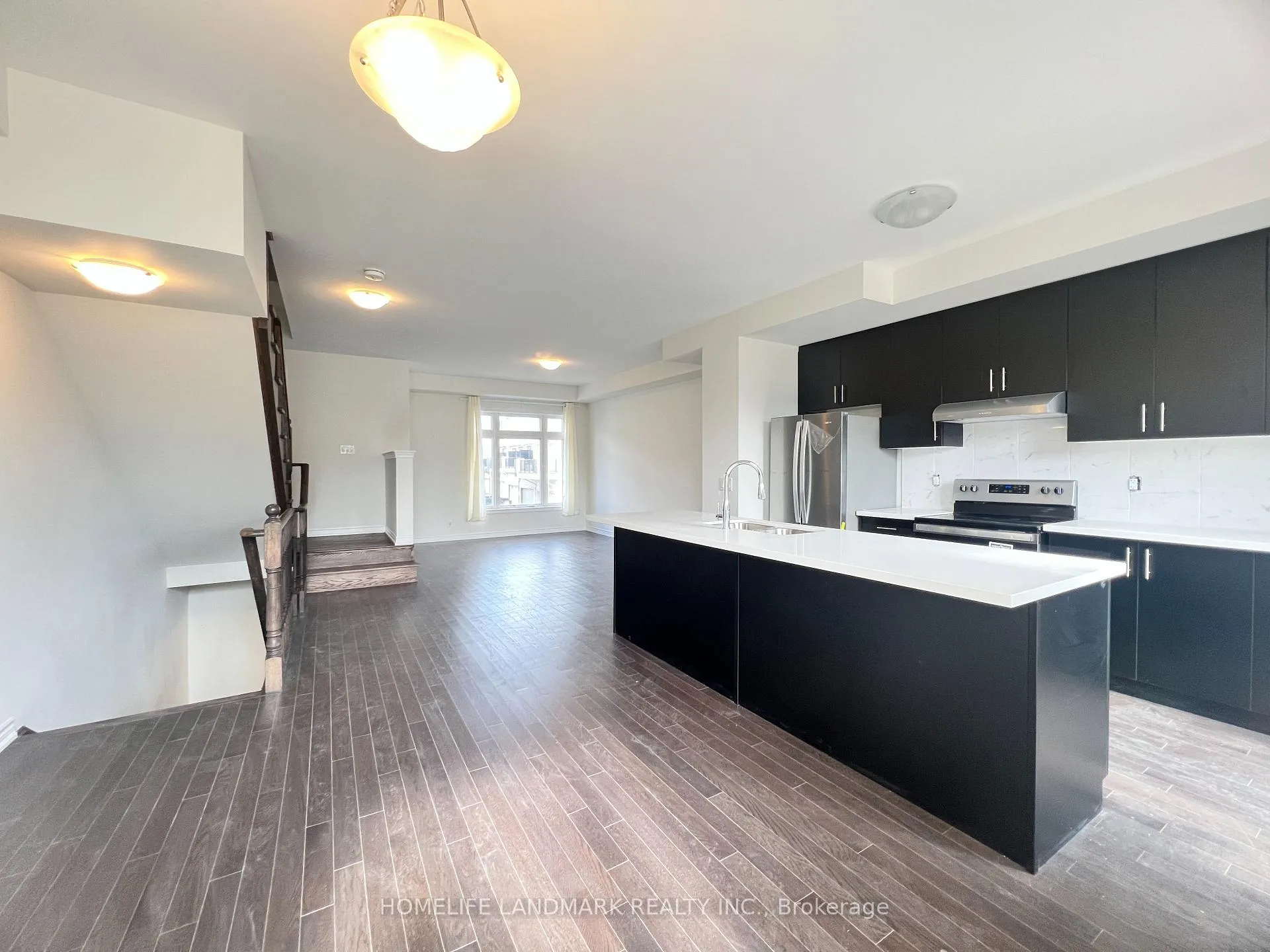 Photo 5 of 33 Guardhouse Crescent, Markham, Unionville — HOMEH