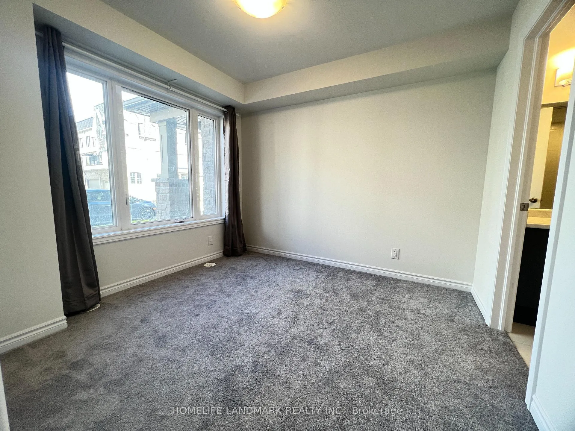 Photo 12 of 33 Guardhouse Crescent, Markham, Unionville — HOMEH