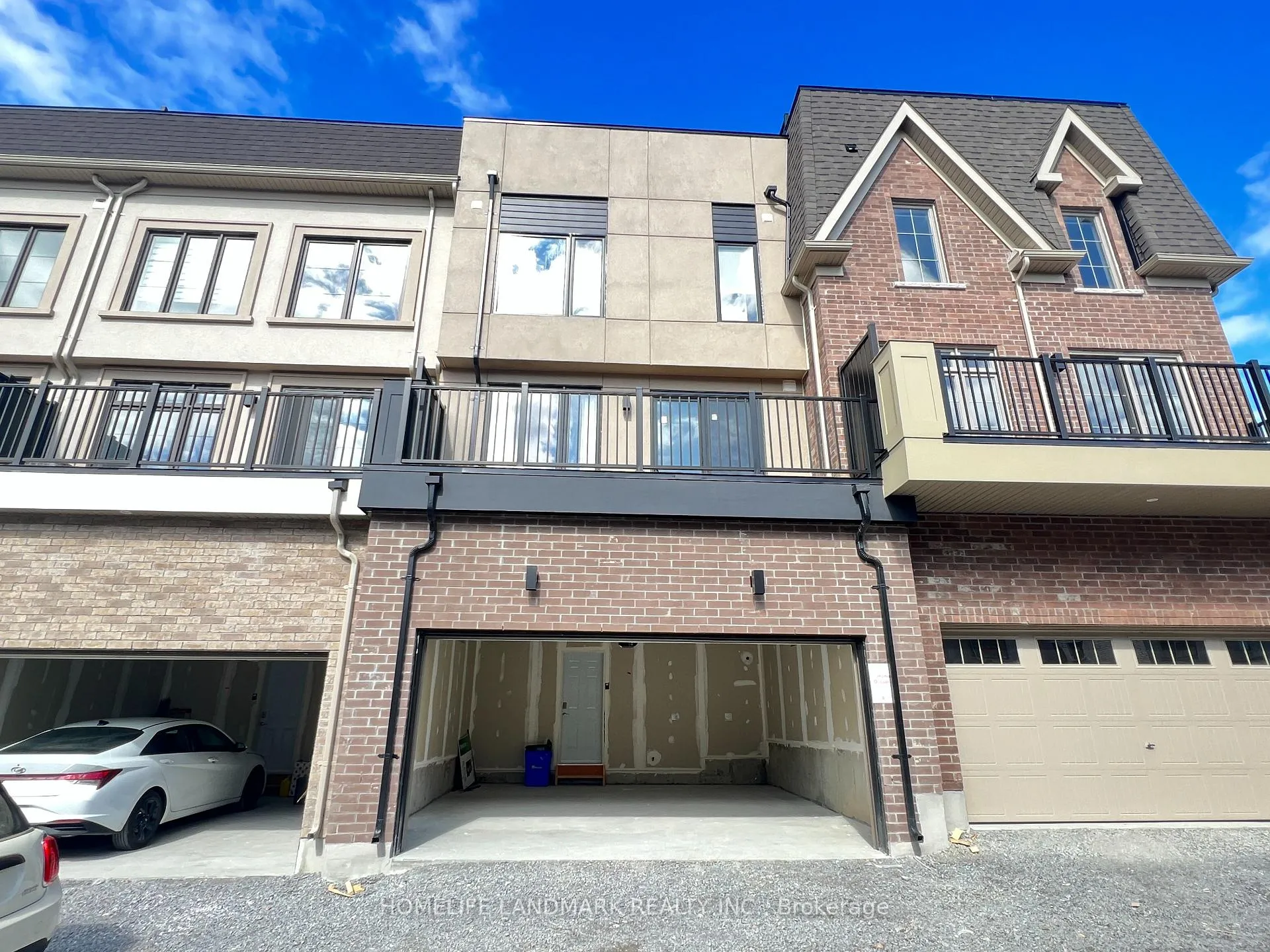 Photo 17 of 33 Guardhouse Crescent, Markham, Unionville — HOMEH