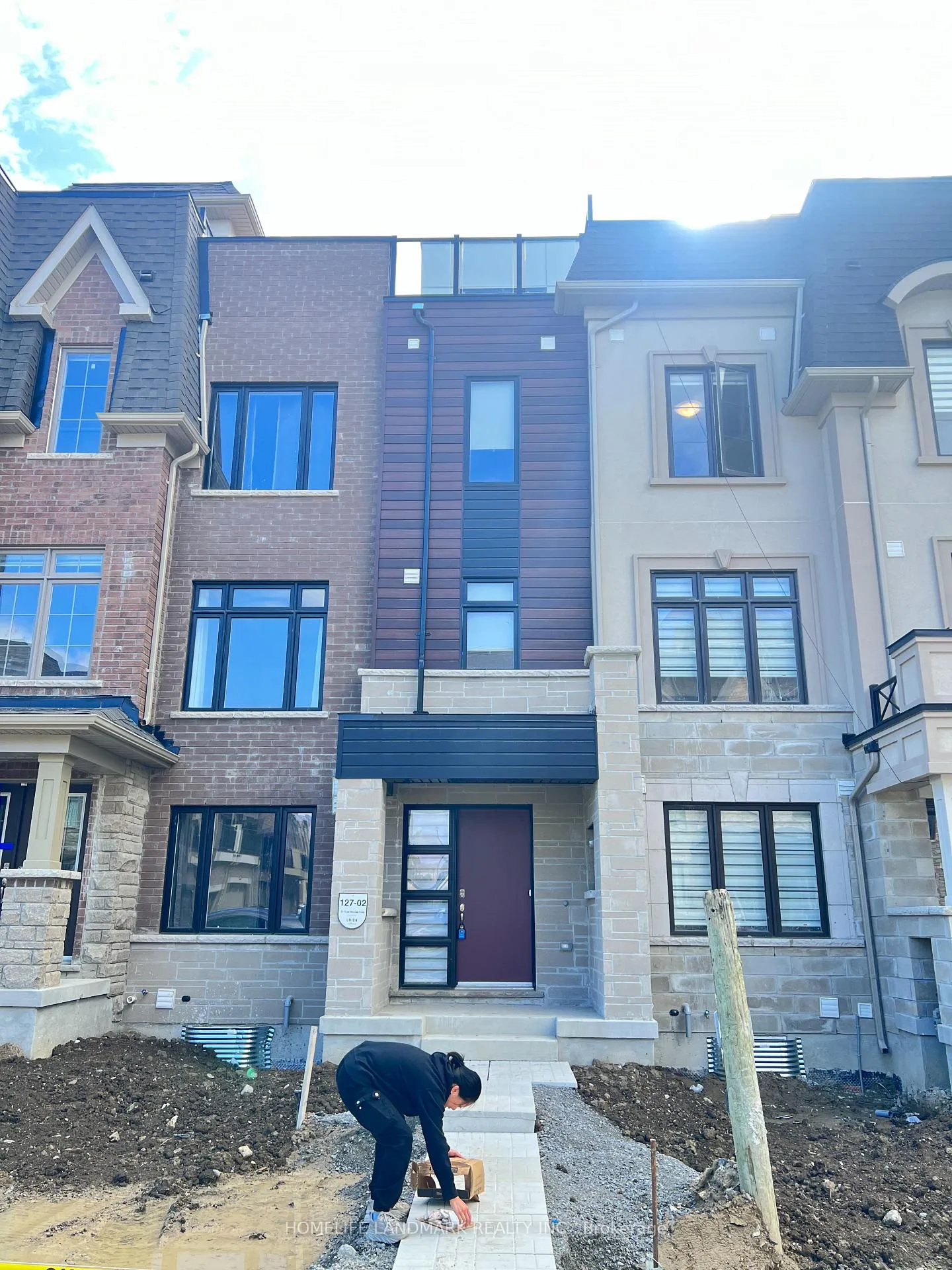 Photo 19 of 33 Guardhouse Crescent, Markham, Unionville — HOMEH