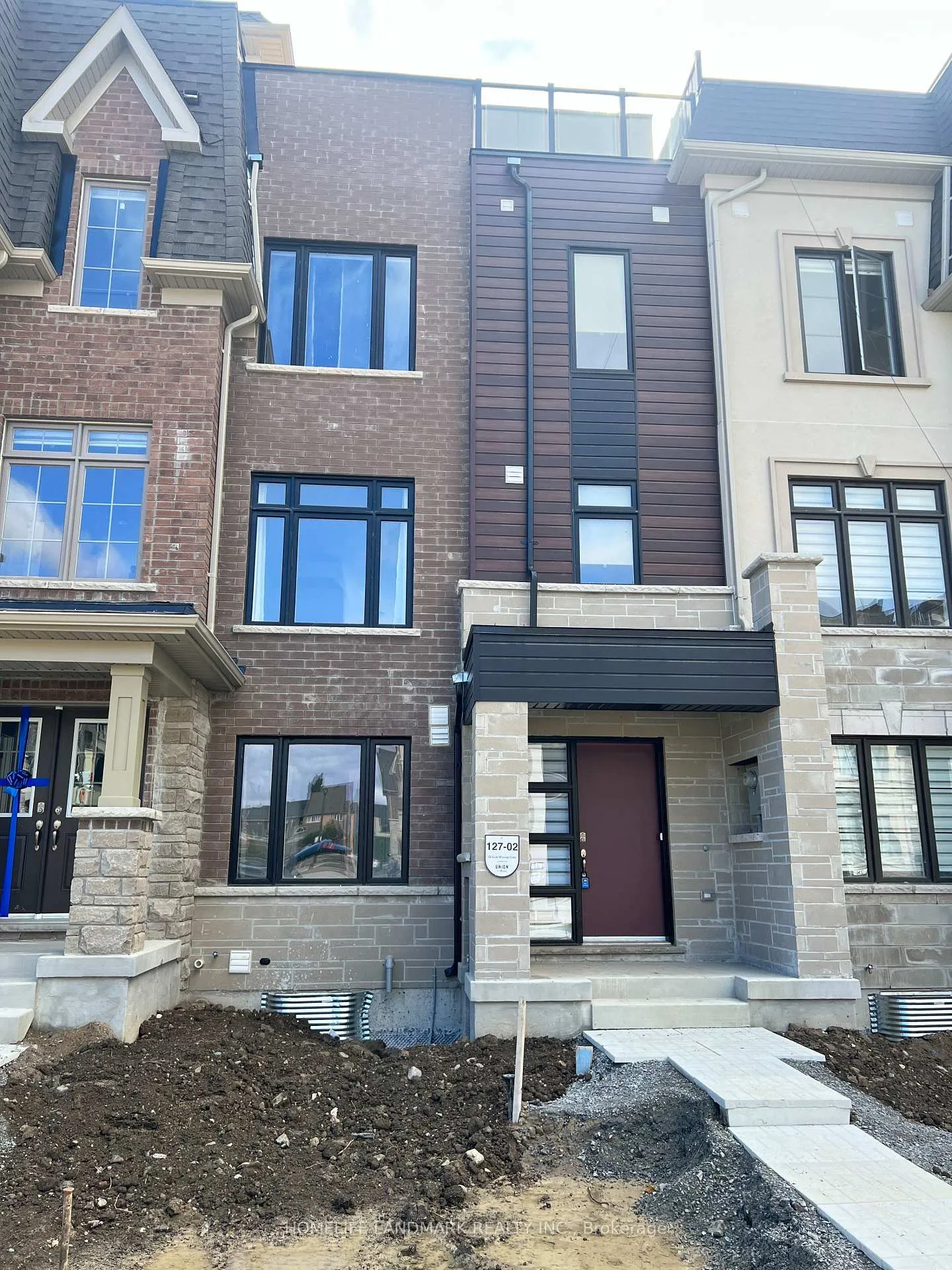 Photo 20 of 33 Guardhouse Crescent, Markham, Unionville — HOMEH