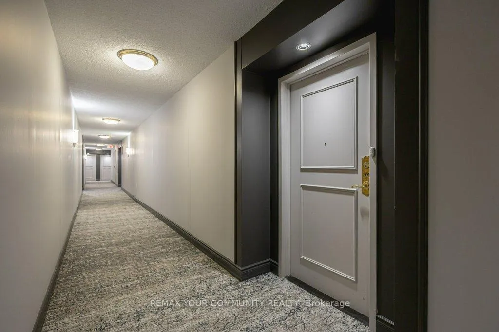 Photo 4 of Unit 109, 2500 Rutherford Road, Vaughan, Maple — HOMEH