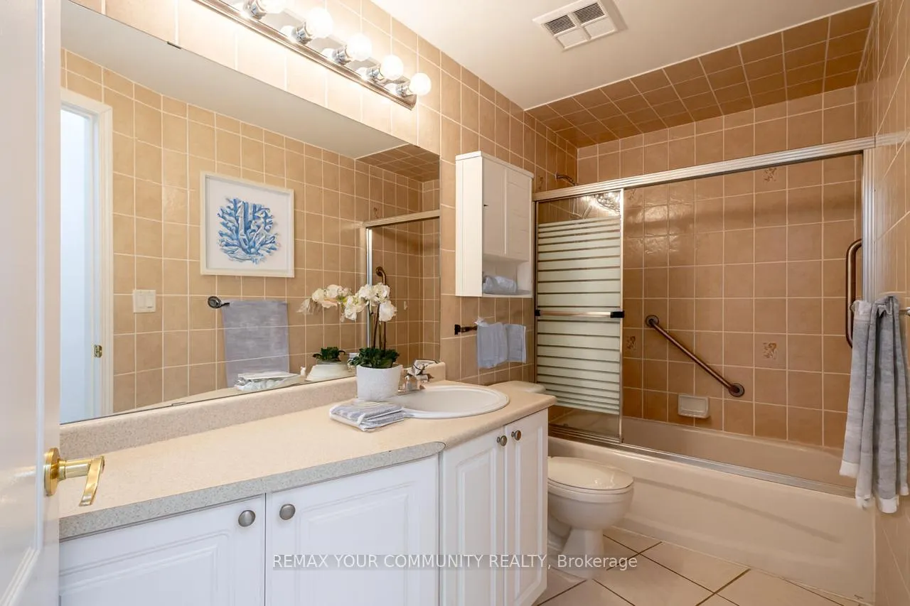 Photo 10 of Unit 109, 2500 Rutherford Road, Vaughan, Maple — HOMEH