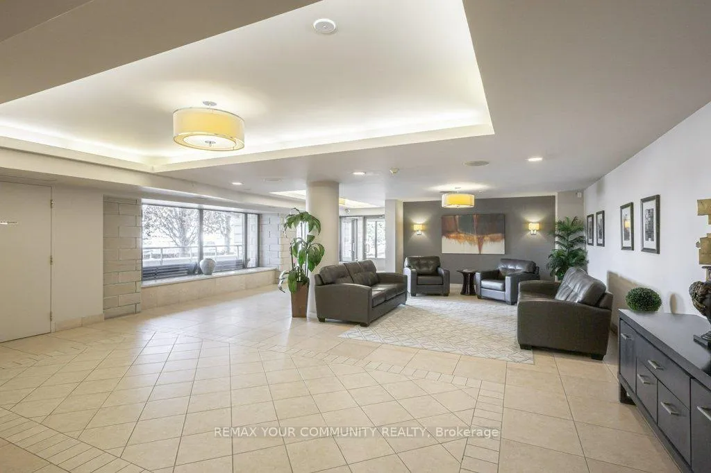 Photo 11 of Unit 109, 2500 Rutherford Road, Vaughan, Maple — HOMEH