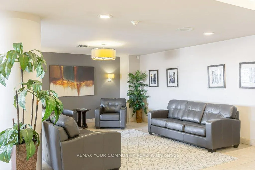 Photo 12 of Unit 109, 2500 Rutherford Road, Vaughan, Maple — HOMEH
