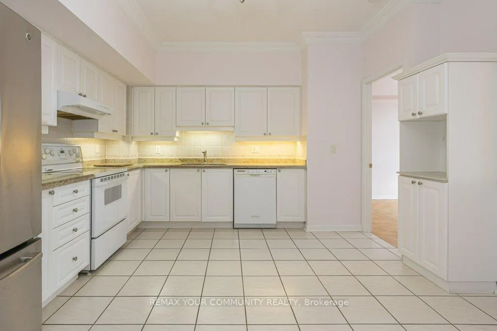 Photo 17 of Unit 109, 2500 Rutherford Road, Vaughan, Maple — HOMEH