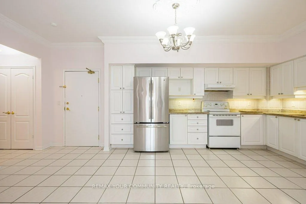 Photo 18 of Unit 109, 2500 Rutherford Road, Vaughan, Maple — HOMEH