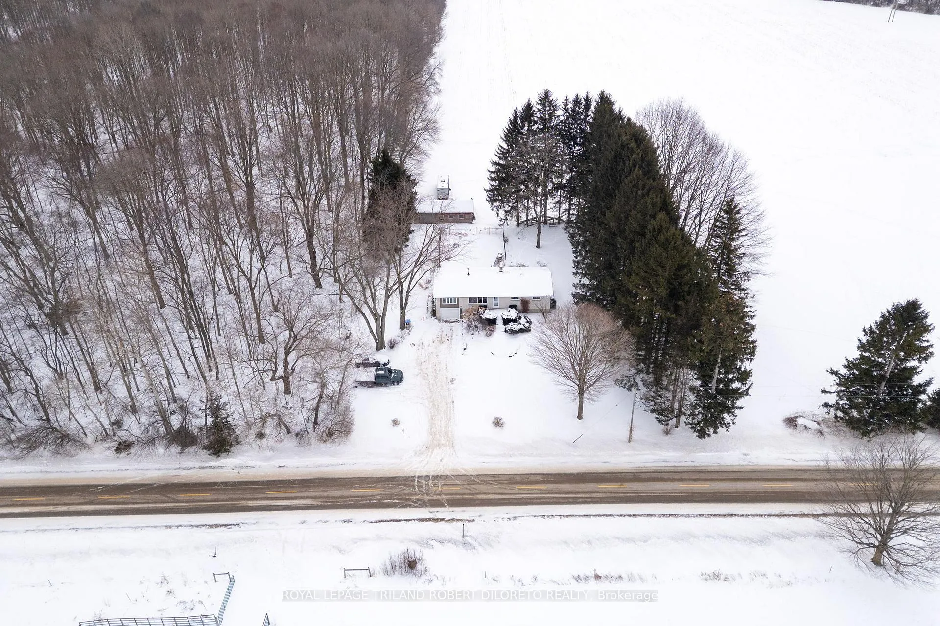 Photo 5 of 7417 Inadale Drive, Strathroy-Caradoc, Rural Strathroy-Caradoc — HOMEH