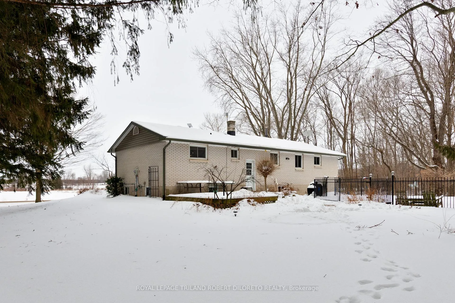 Photo 8 of 7417 Inadale Drive, Strathroy-Caradoc, Rural Strathroy-Caradoc — HOMEH