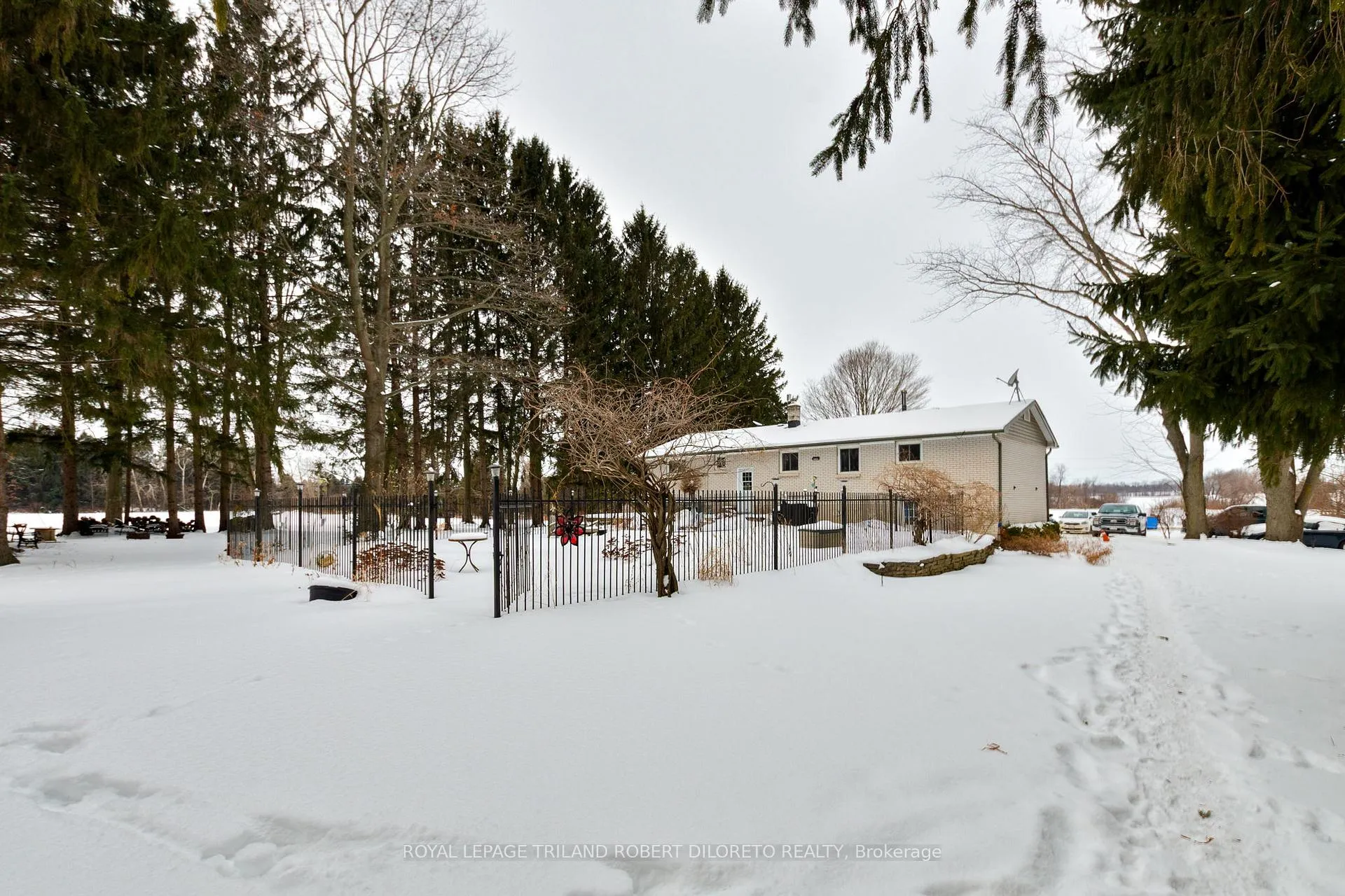 Photo 9 of 7417 Inadale Drive, Strathroy-Caradoc, Rural Strathroy-Caradoc — HOMEH