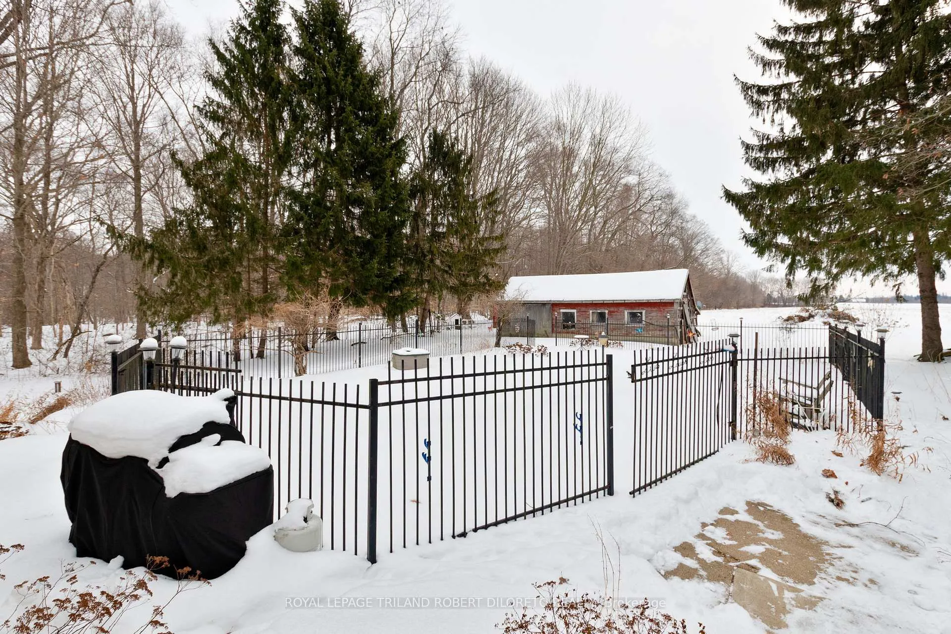Photo 11 of 7417 Inadale Drive, Strathroy-Caradoc, Rural Strathroy-Caradoc — HOMEH