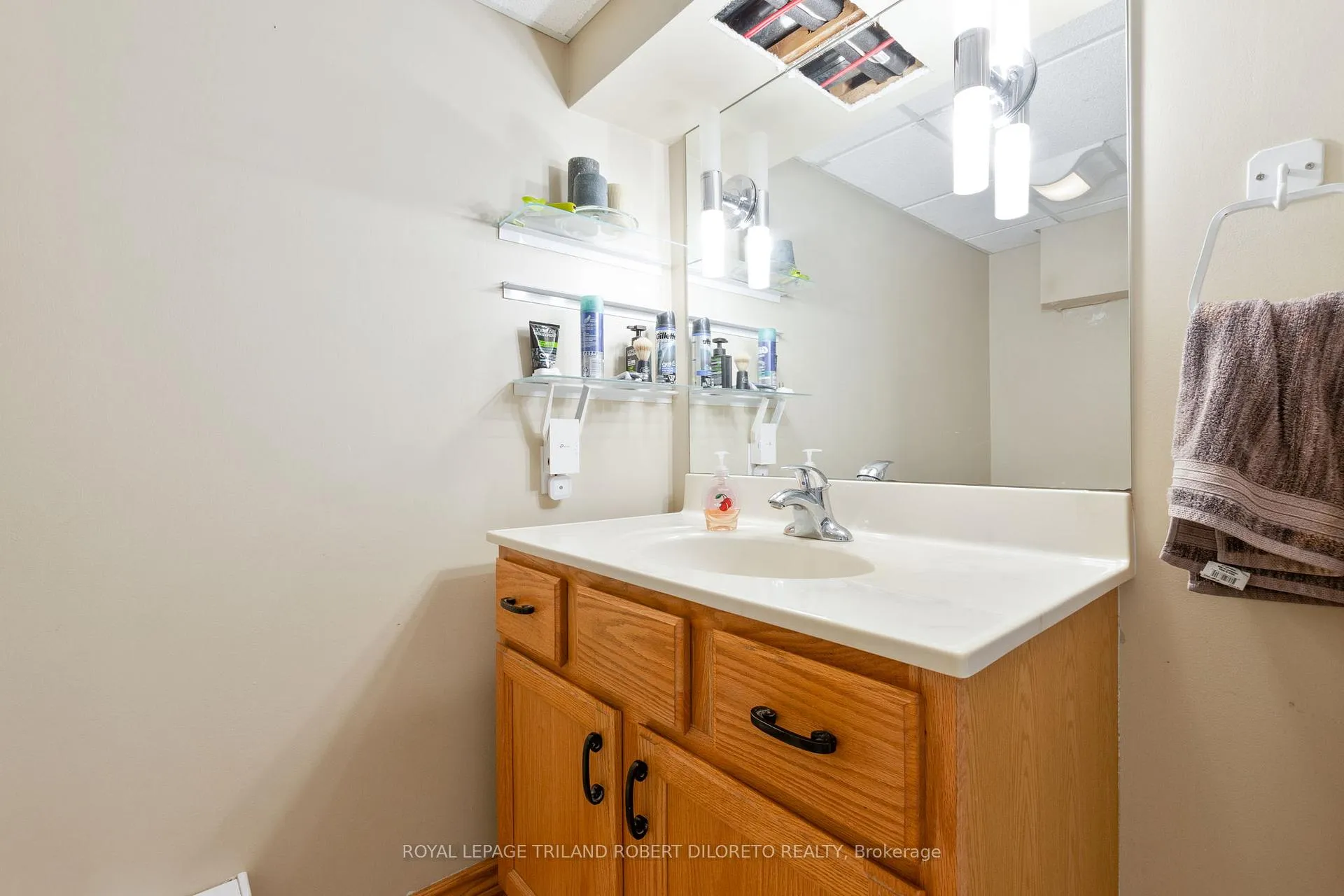 Photo 29 of 7417 Inadale Drive, Strathroy-Caradoc, Rural Strathroy-Caradoc — HOMEH