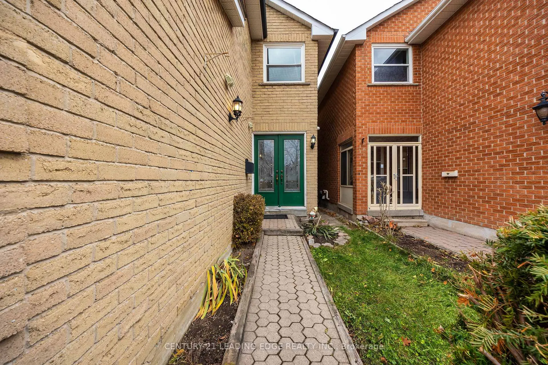 Photo 3 of 84 New Seabury Drive, Vaughan, Glen Shields — HOMEH