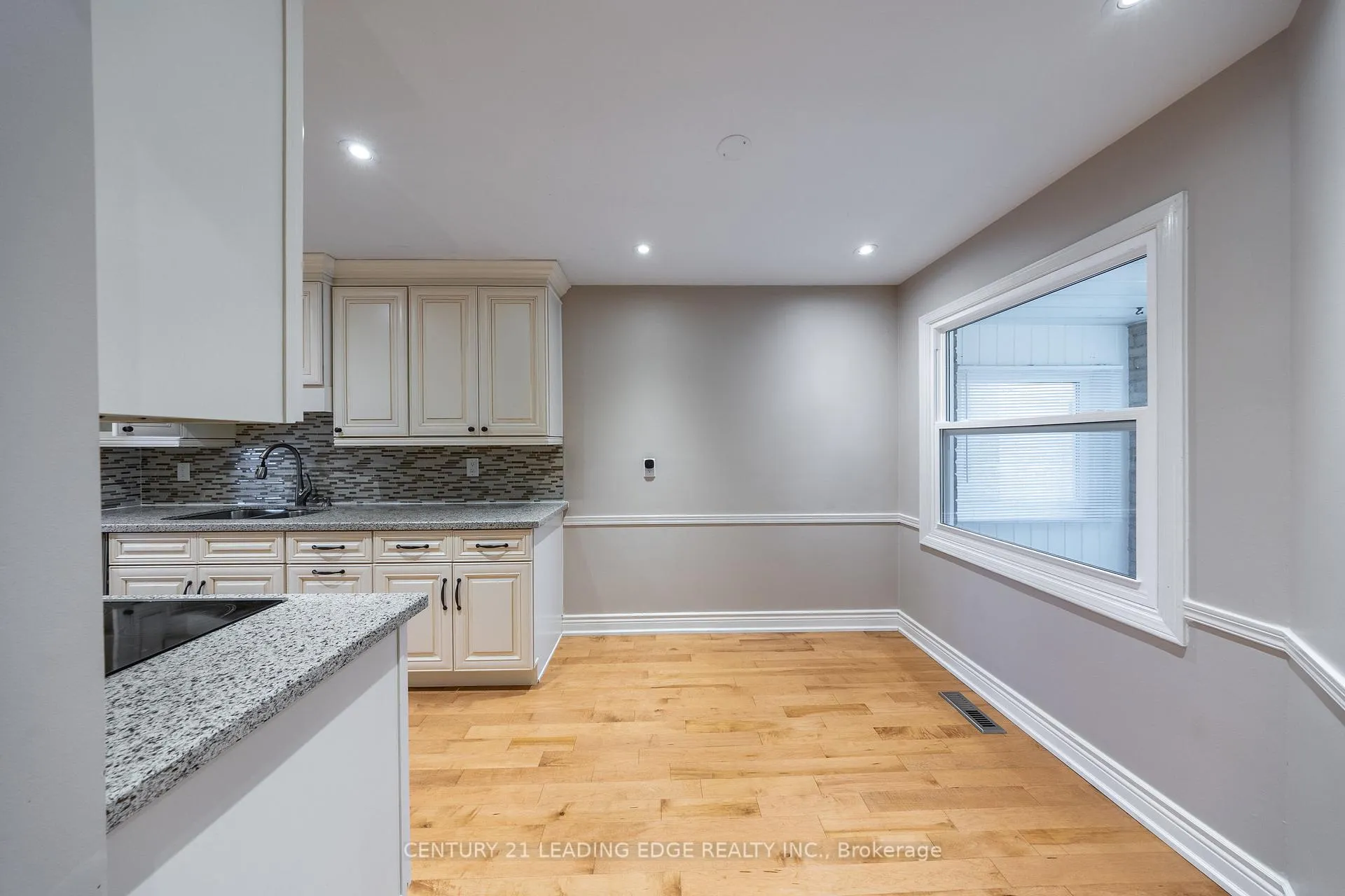 Photo 7 of 84 New Seabury Drive, Vaughan, Glen Shields — HOMEH
