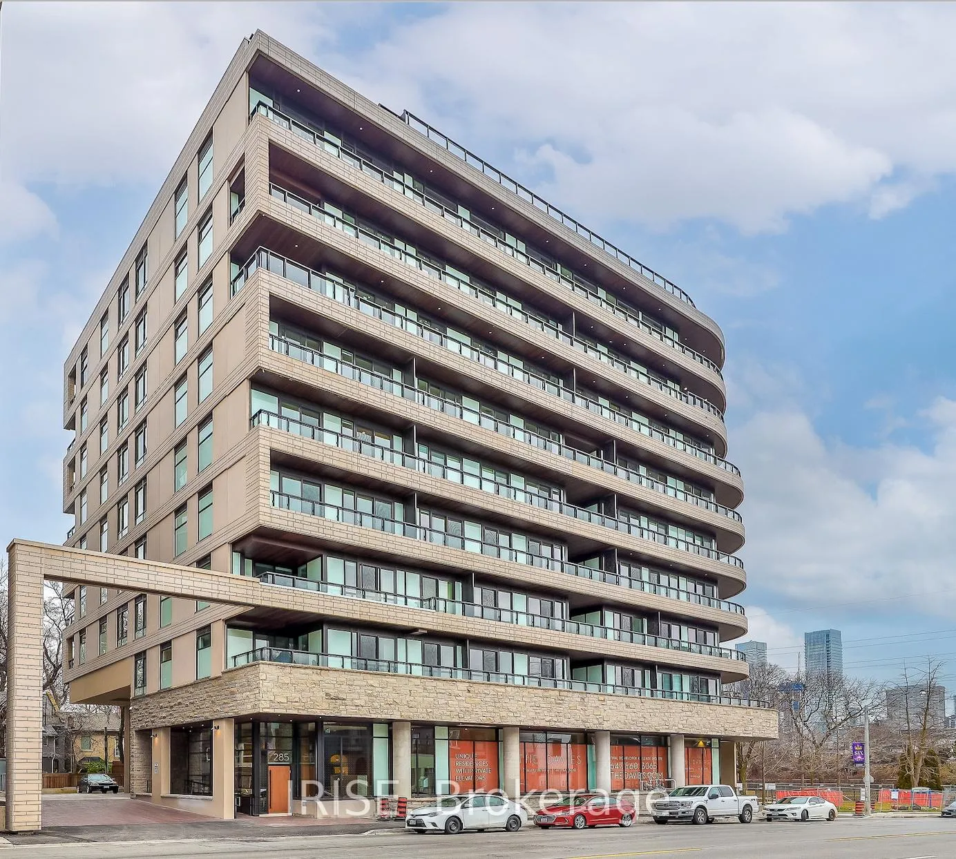 Photo 2 of Unit 604, 285 Avenue Road, Toronto, Casa Loma — HOMEH