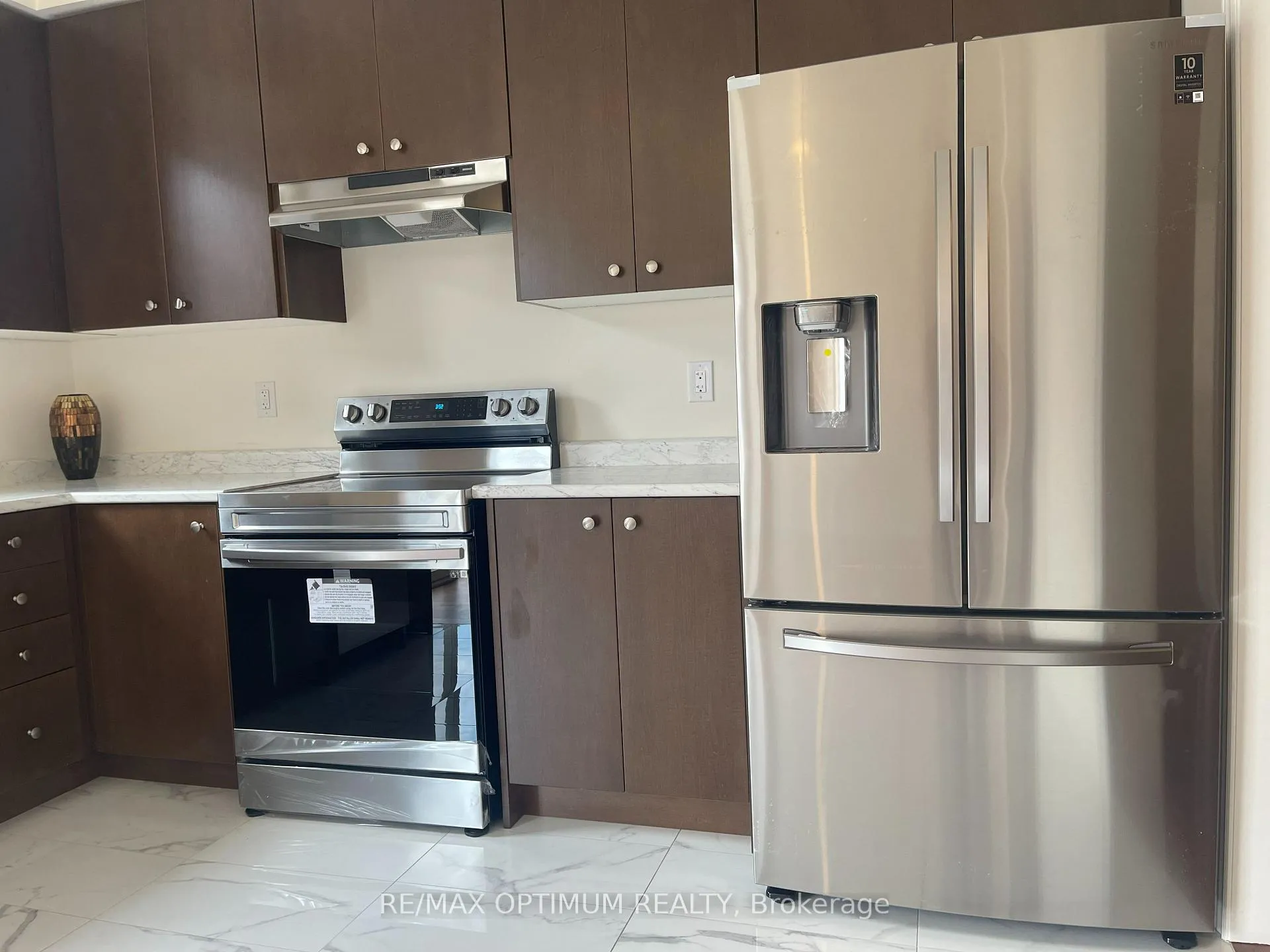 Photo 7 of 96 Hashmi Place, Brampton, Credit Valley — HOMEH