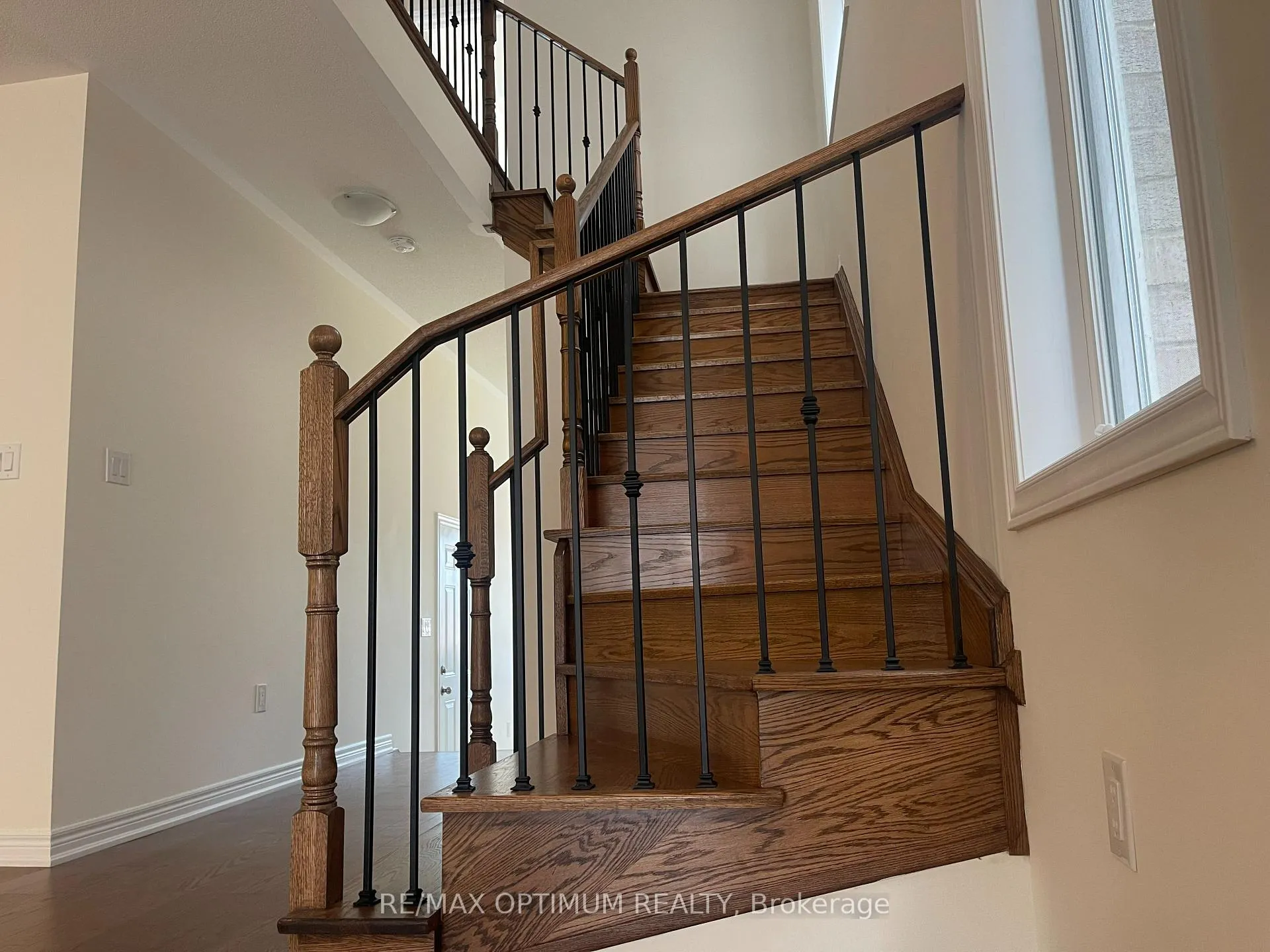 Photo 10 of 96 Hashmi Place, Brampton, Credit Valley — HOMEH