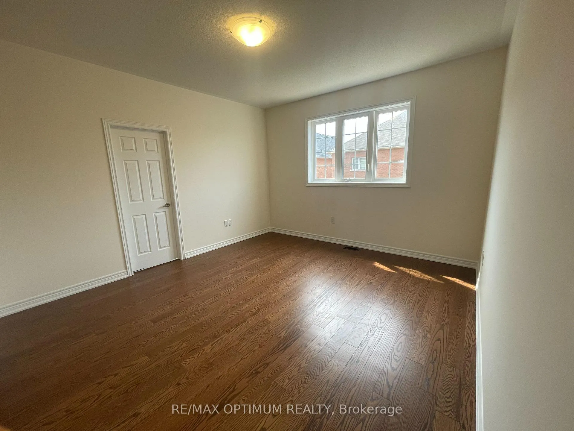 Photo 12 of 96 Hashmi Place, Brampton, Credit Valley — HOMEH