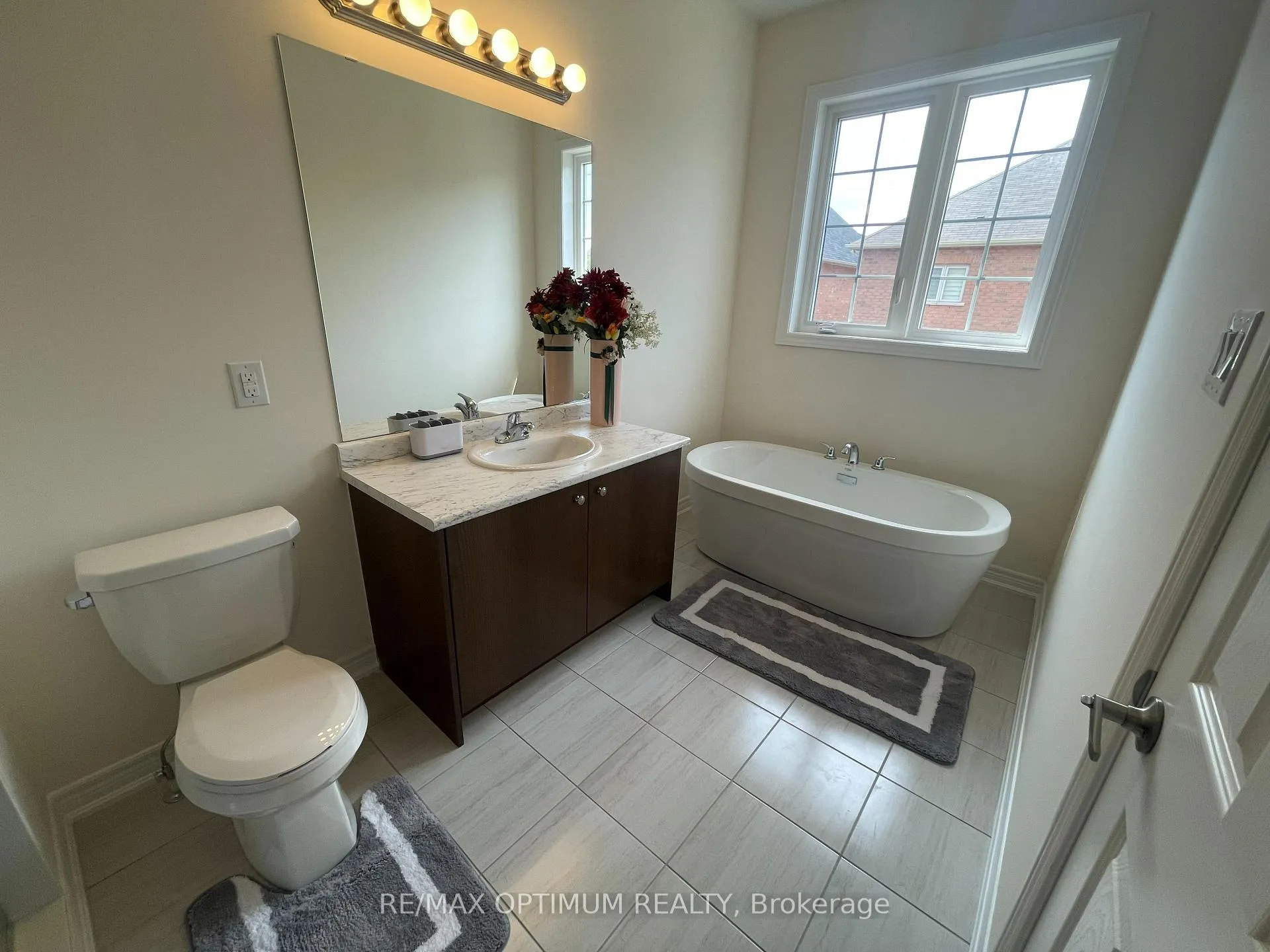 Photo 14 of 96 Hashmi Place, Brampton, Credit Valley — HOMEH