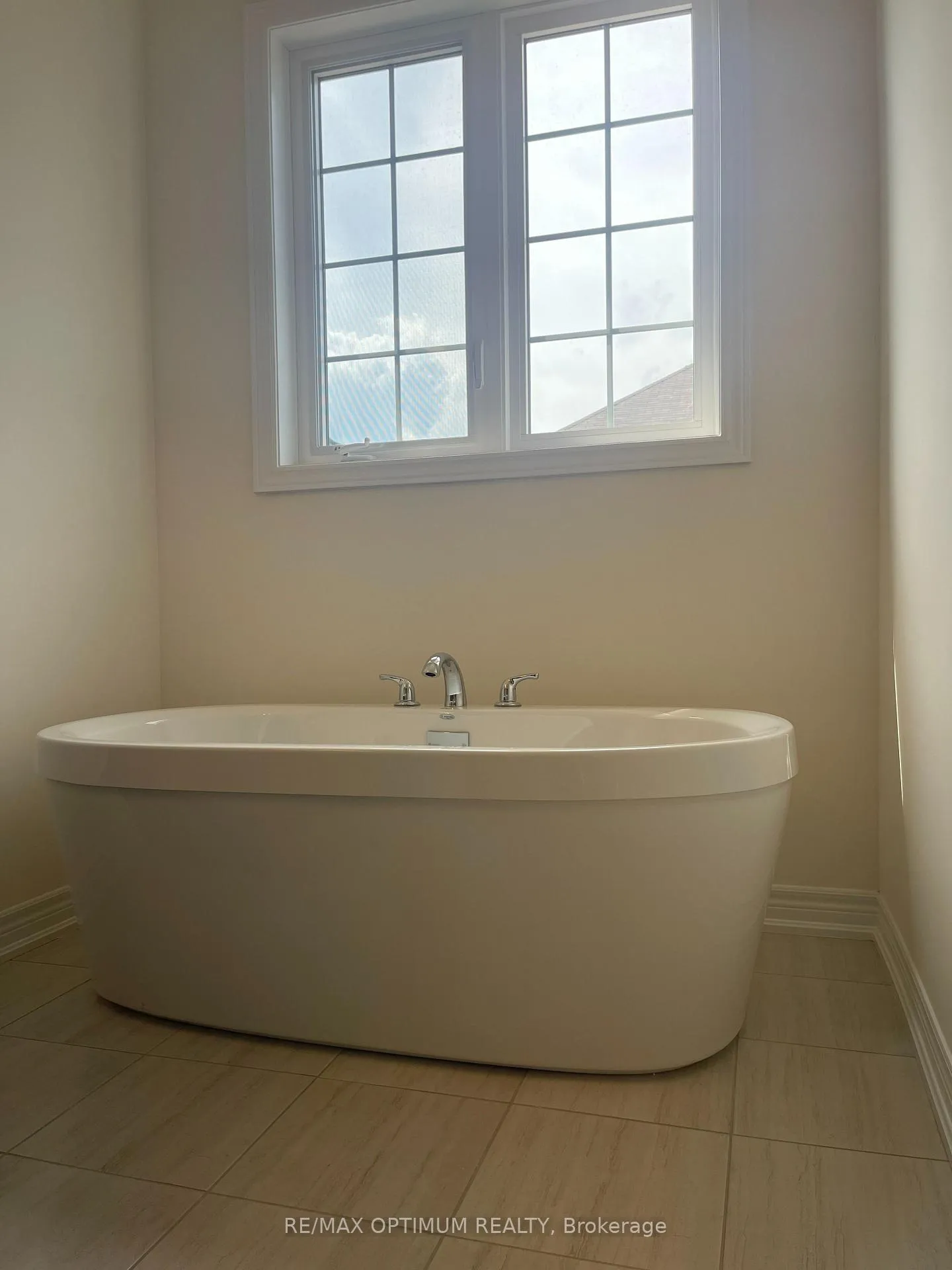 Photo 15 of 96 Hashmi Place, Brampton, Credit Valley — HOMEH