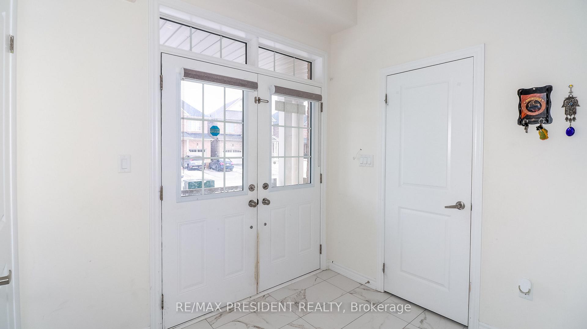 Photo 4 of 2214 Lozenby Street, Innisfil, Alcona — HOMEH
