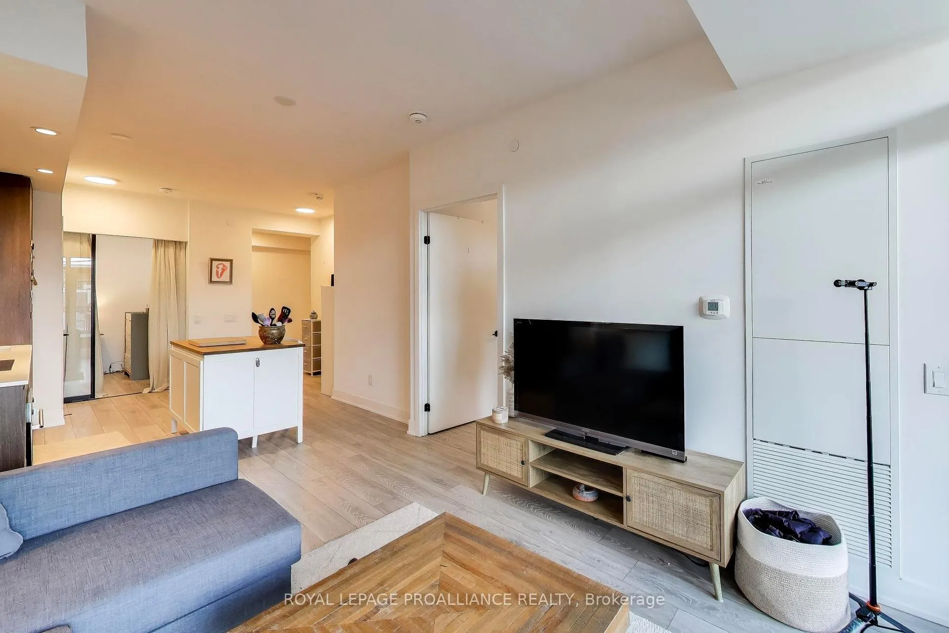 Photo 10 of Unit 206, 1285 Queen Street E, Toronto, Greenwood-Coxwell — HOMEH