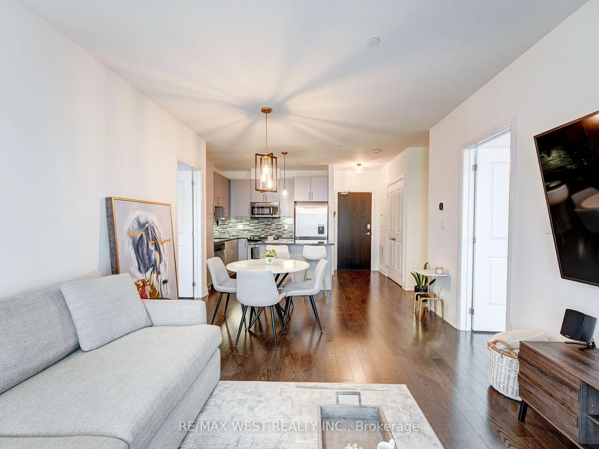 Photo 12 of Unit 503, 15277 Yonge Street, Aurora, Aurora Village — HOMEH