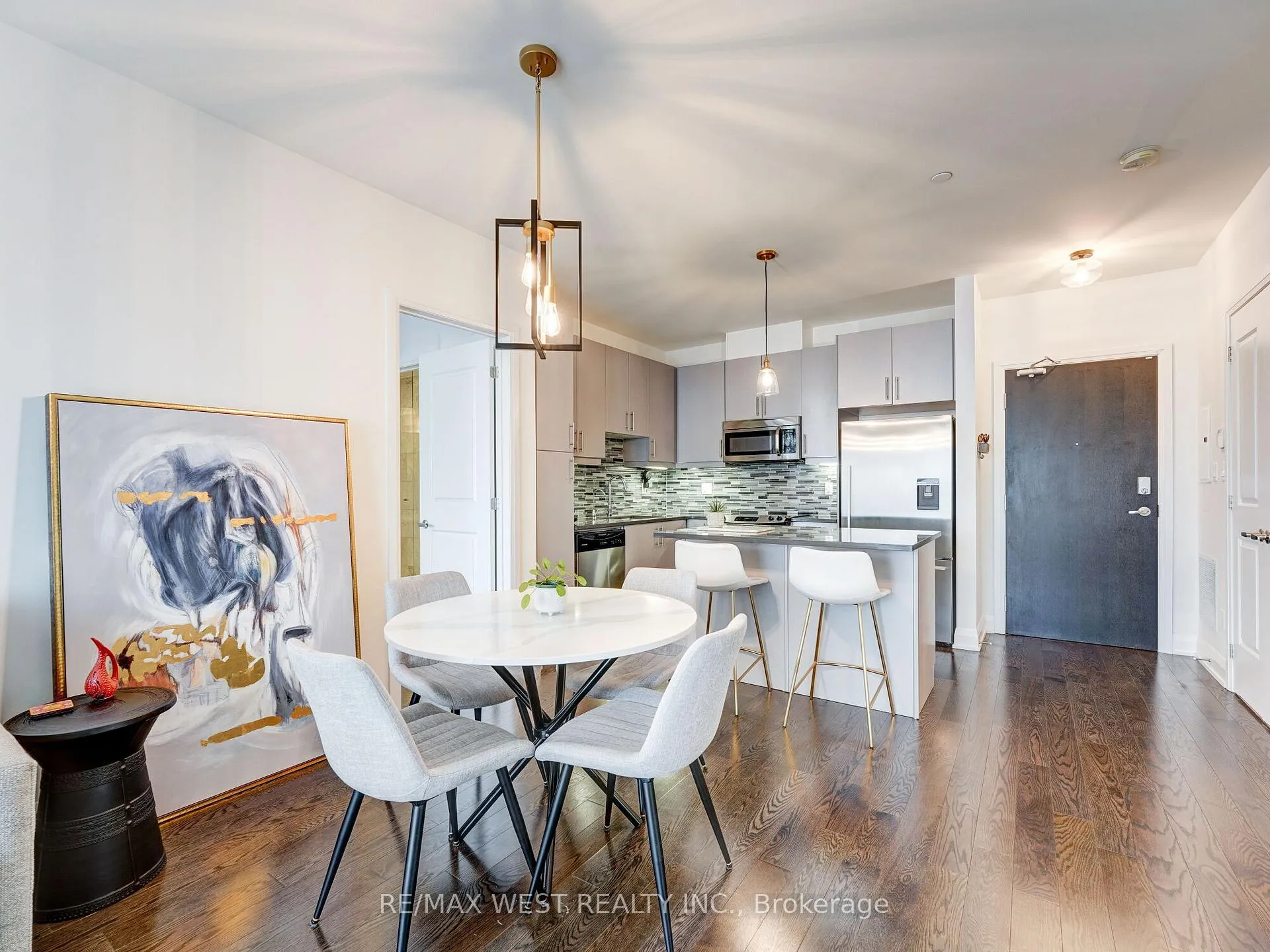 Photo 13 of Unit 503, 15277 Yonge Street, Aurora, Aurora Village — HOMEH