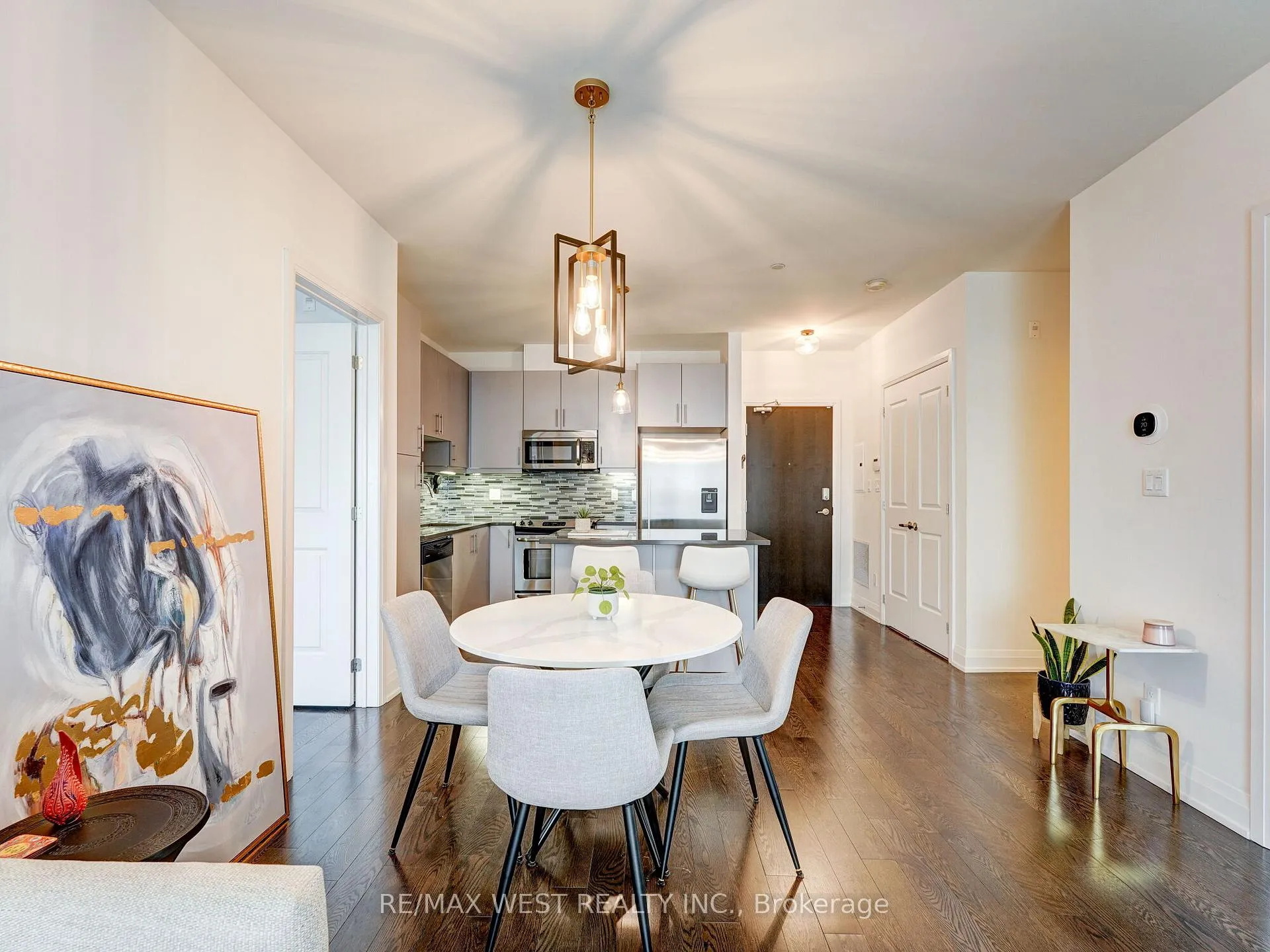 Photo 14 of Unit 503, 15277 Yonge Street, Aurora, Aurora Village — HOMEH