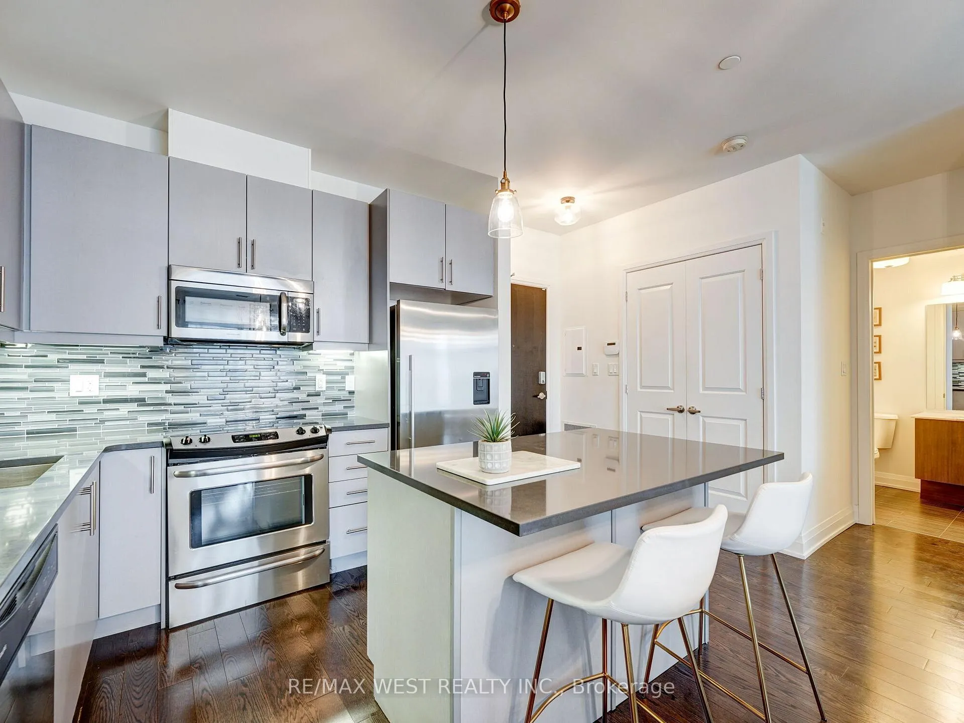 Photo 17 of Unit 503, 15277 Yonge Street, Aurora, Aurora Village — HOMEH