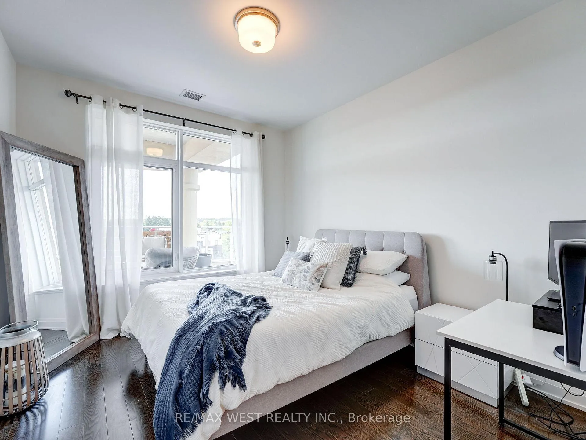 Photo 22 of Unit 503, 15277 Yonge Street, Aurora, Aurora Village — HOMEH
