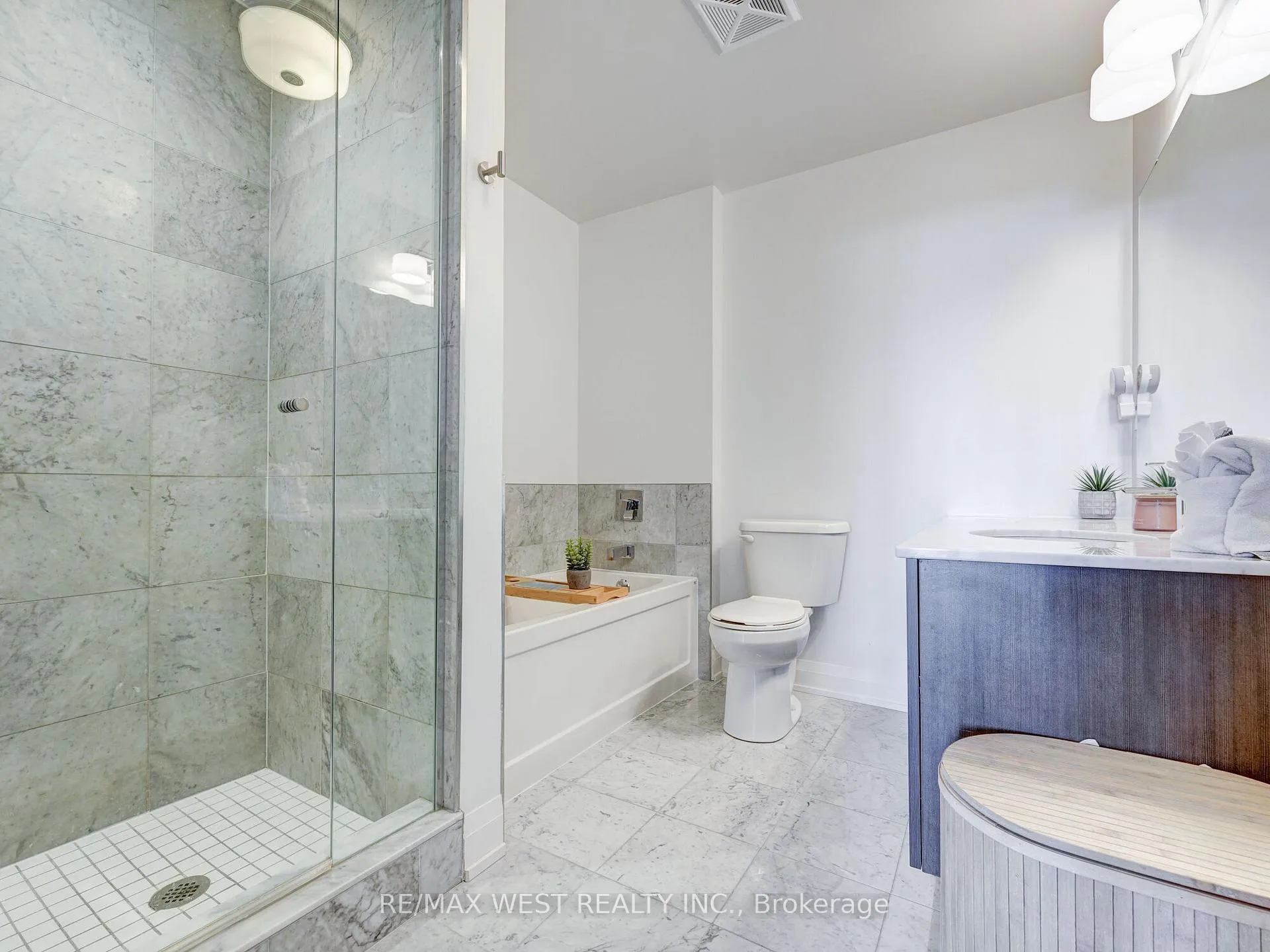 Photo 25 of Unit 503, 15277 Yonge Street, Aurora, Aurora Village — HOMEH