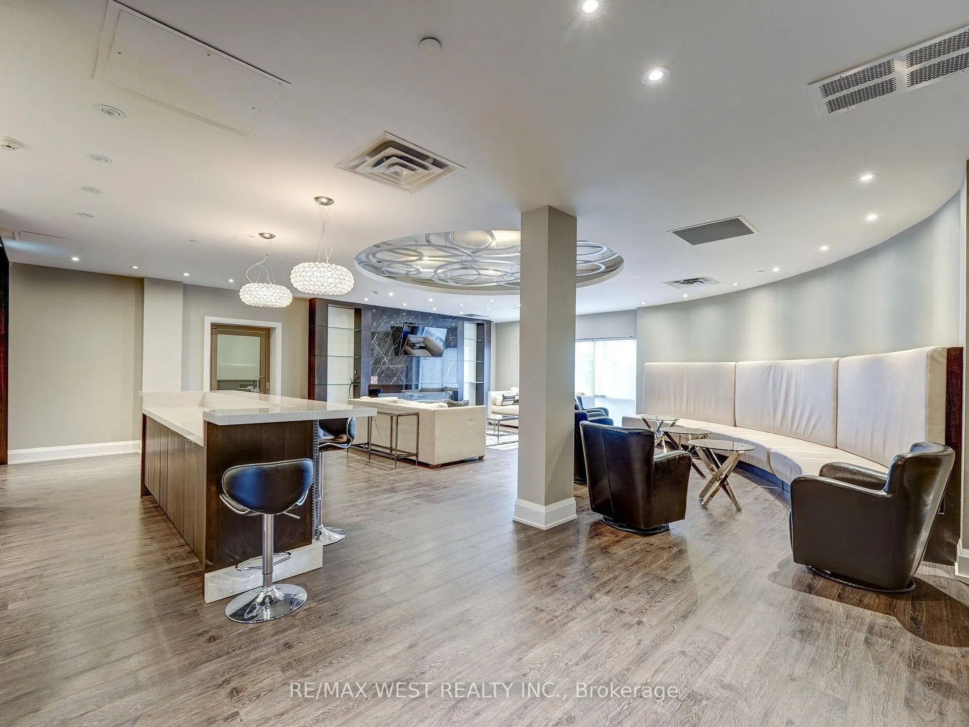 Photo 36 of Unit 503, 15277 Yonge Street, Aurora, Aurora Village — HOMEH