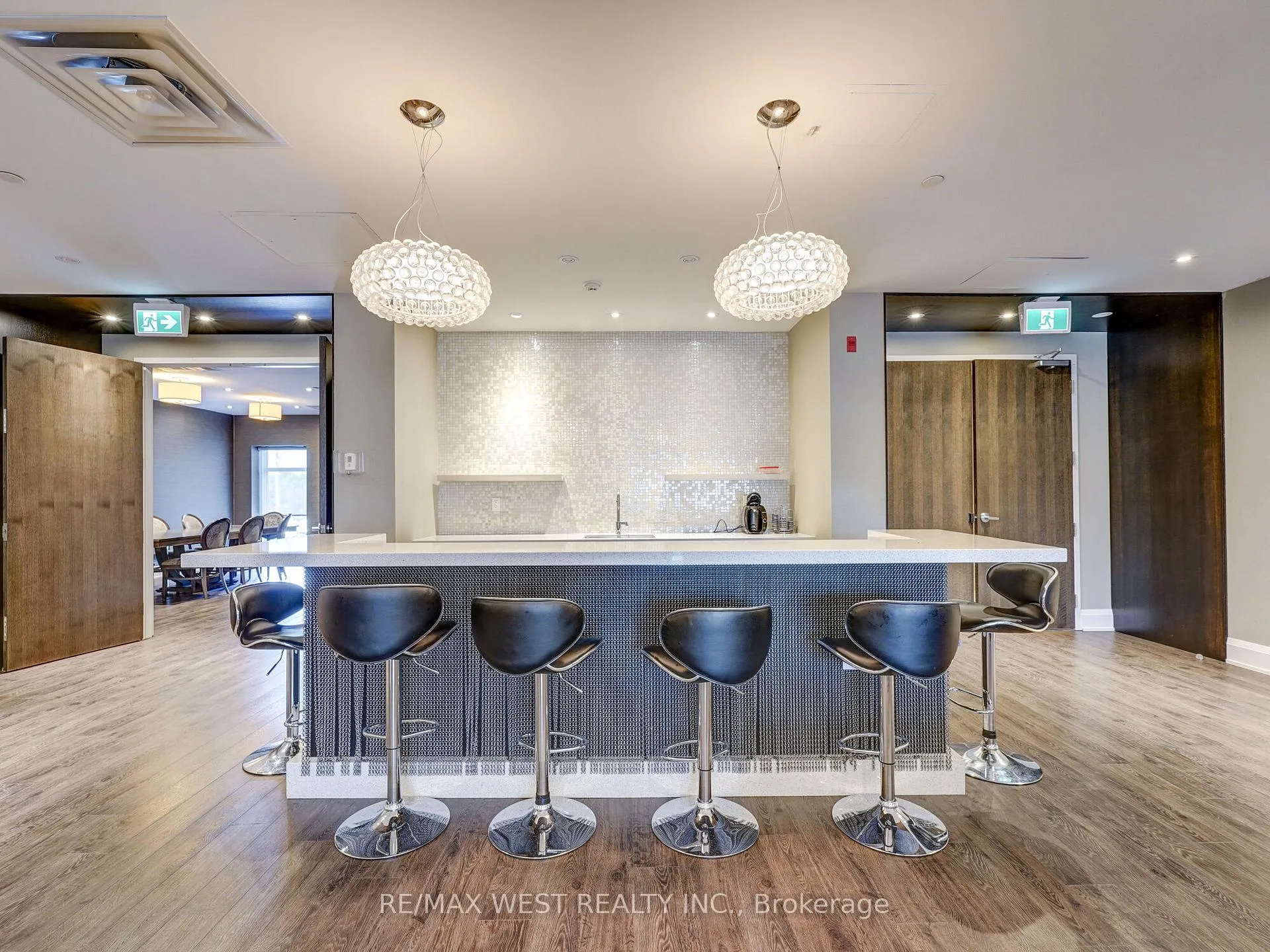 Photo 37 of Unit 503, 15277 Yonge Street, Aurora, Aurora Village — HOMEH