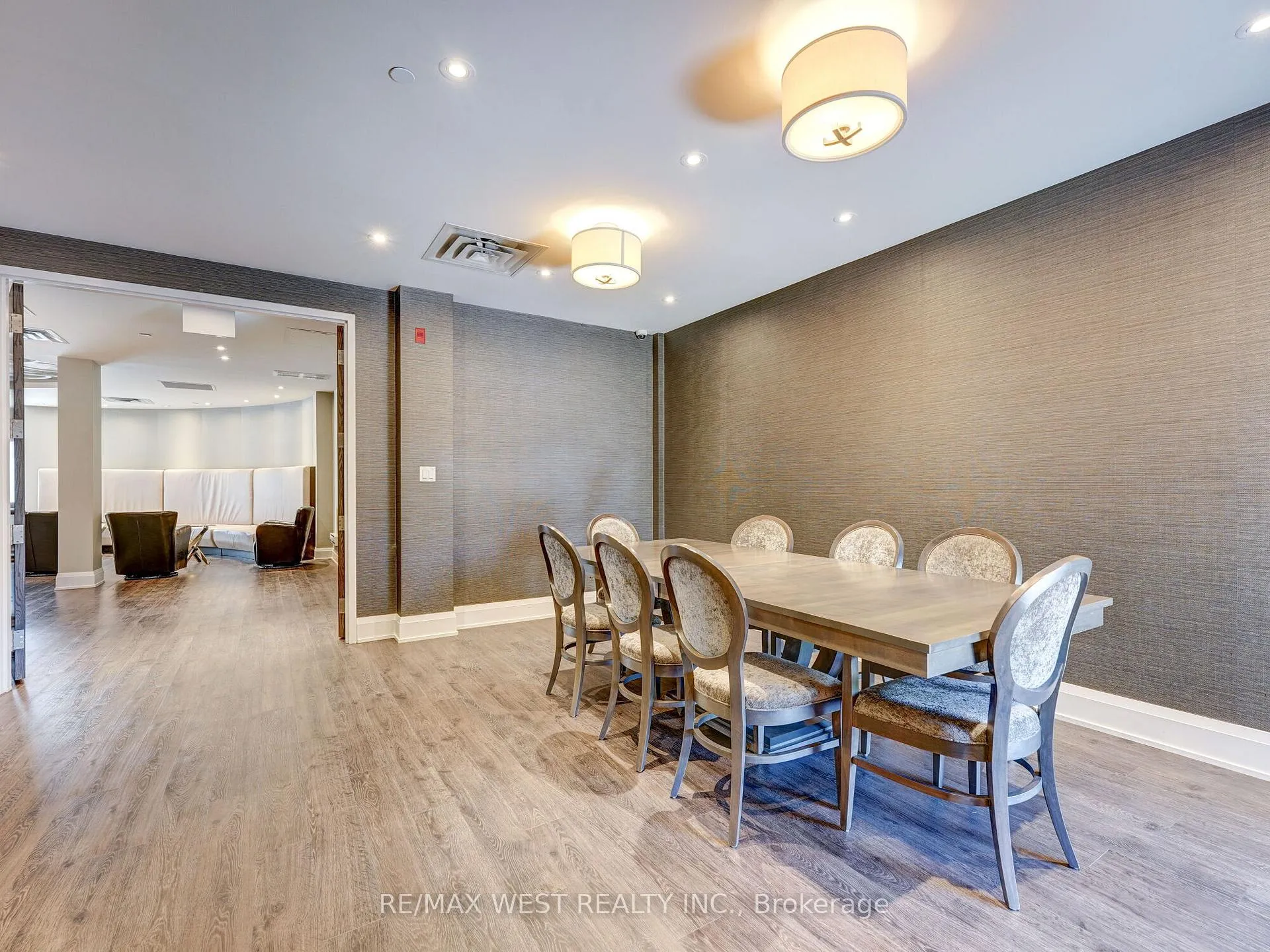 Photo 38 of Unit 503, 15277 Yonge Street, Aurora, Aurora Village — HOMEH