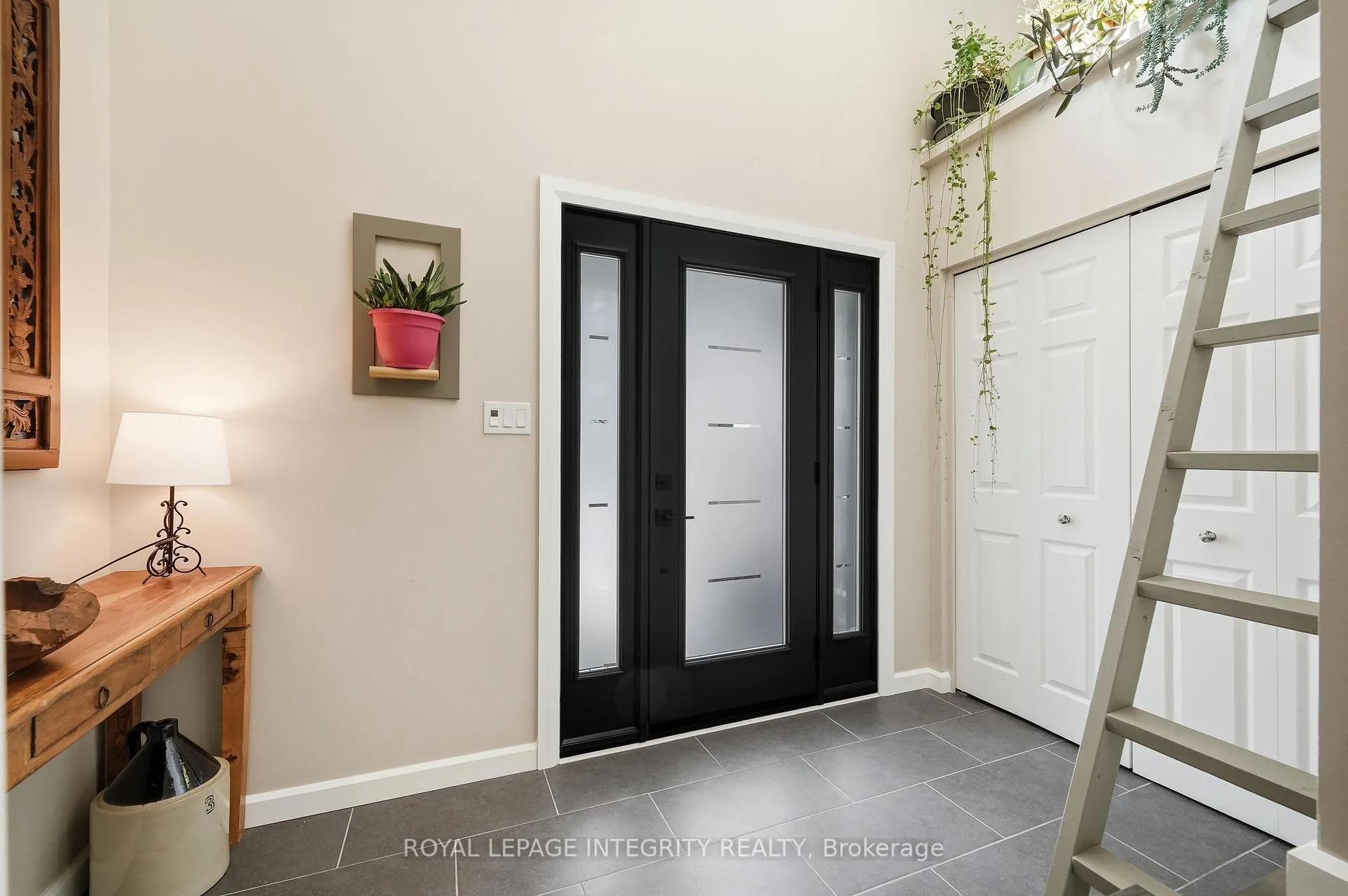 Photo 4 of 1456 Michaelsem Street, Ottawa, Chateauneuf — HOMEH