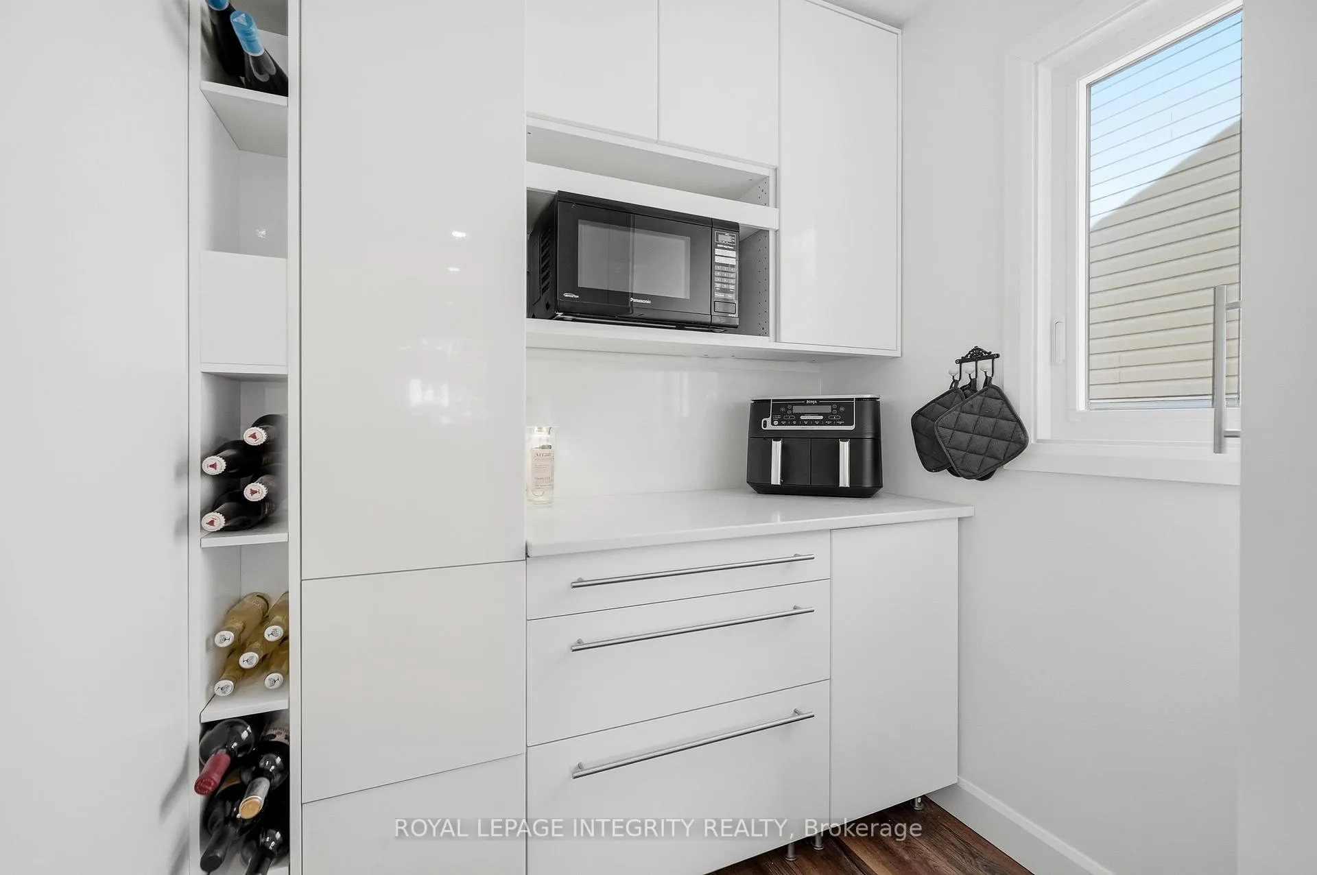 Photo 10 of 1456 Michaelsem Street, Ottawa, Chateauneuf — HOMEH