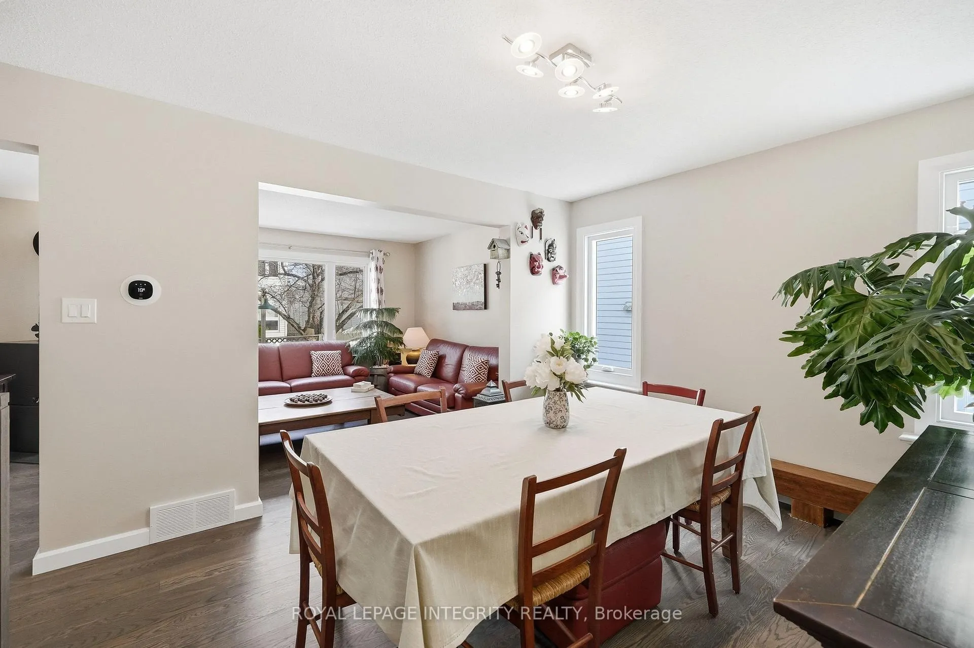 Photo 14 of 1456 Michaelsem Street, Ottawa, Chateauneuf — HOMEH